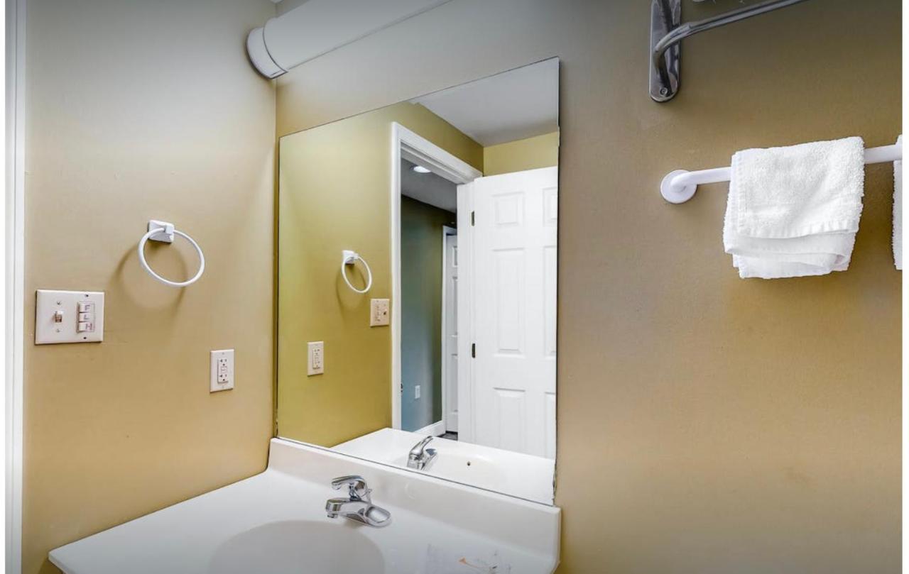 Three-Bedroom Apartment Mountain View
