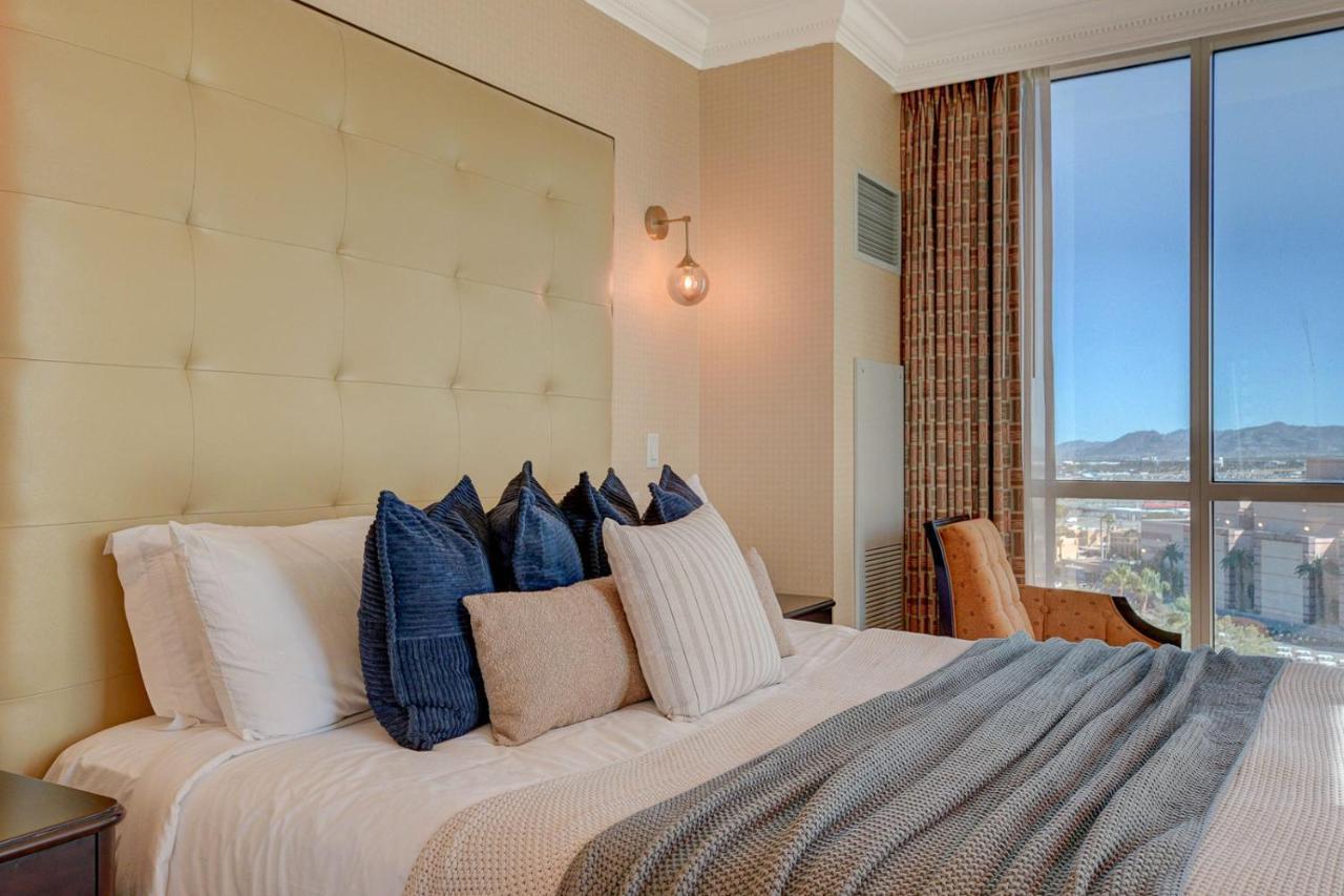 Superior King Suite