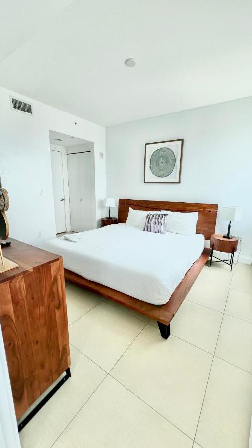 Deluxe One Bedroom King Suite Ocean City View