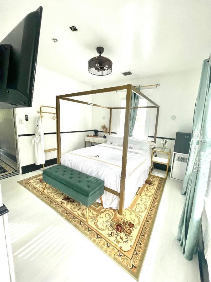 Queen Suite