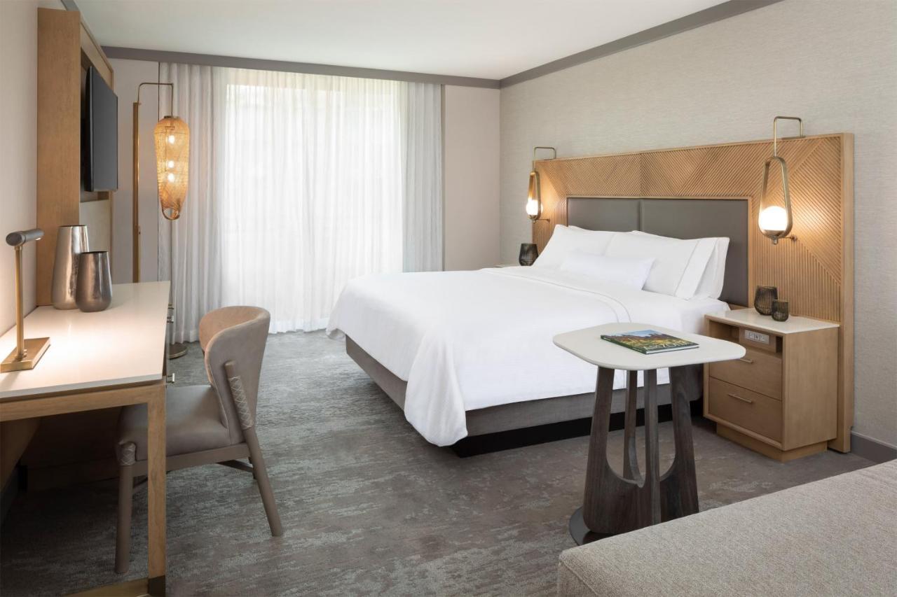 Mountain View Guest room 1 King Mountain view