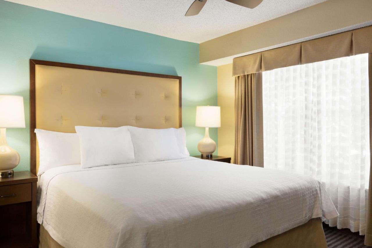 One-Bedroom King Suite Non-Smoking