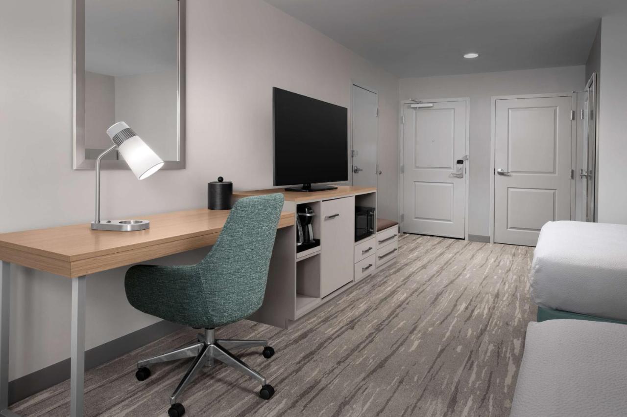 Queen Room Two Queen Beds Accessible Tub Mobility Hearing Access
