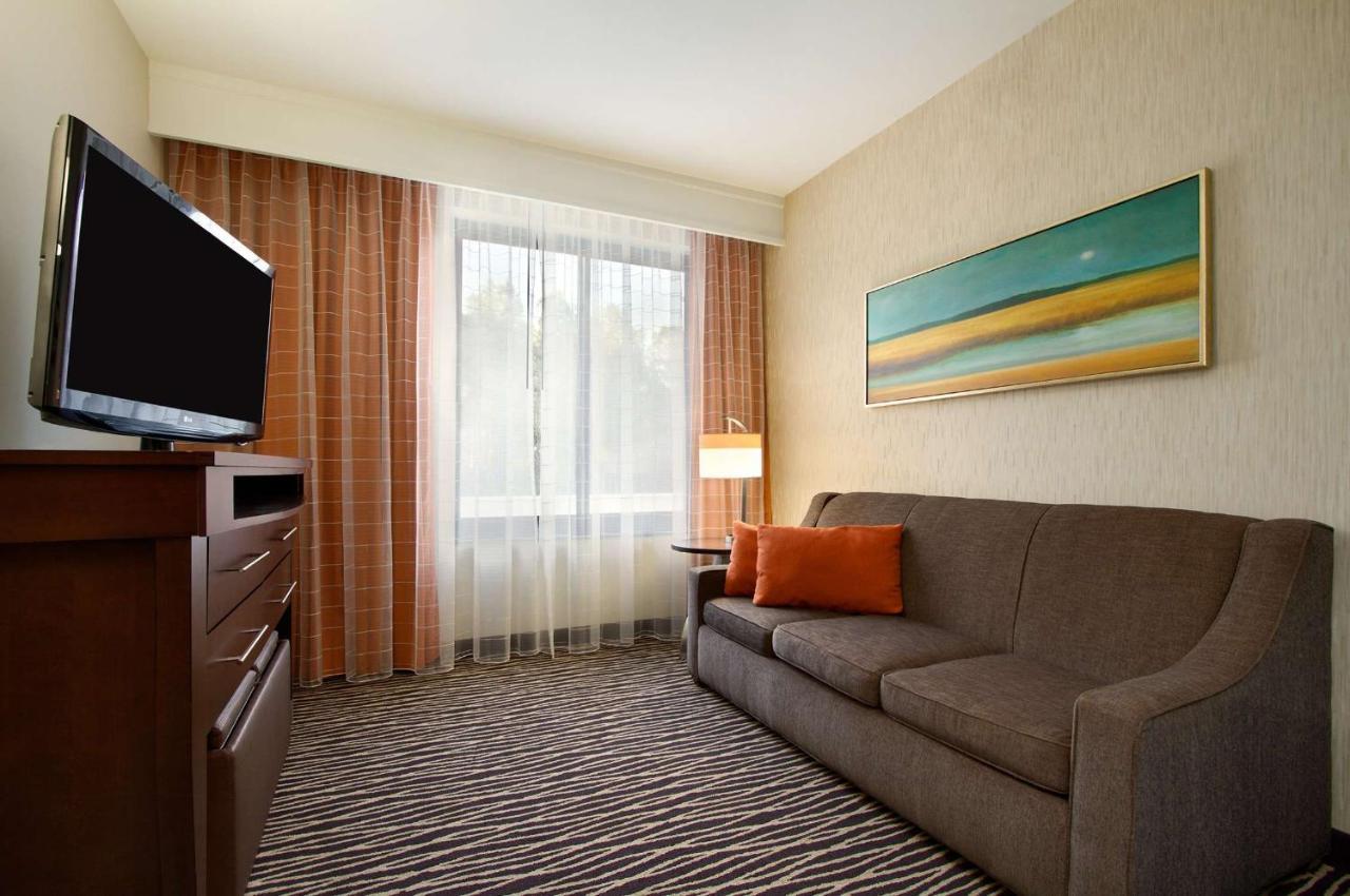 One-Bedroom Queen Suite Non-Smoking