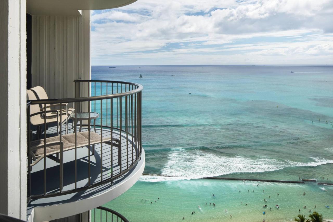 Junior Corner Suite Two Double Beds Oceanfront