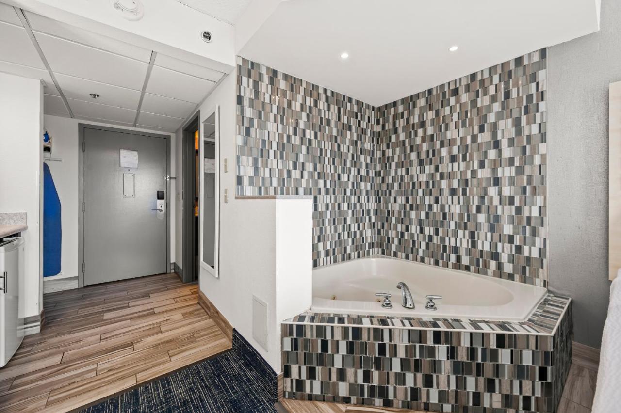 King Room Spa Bath