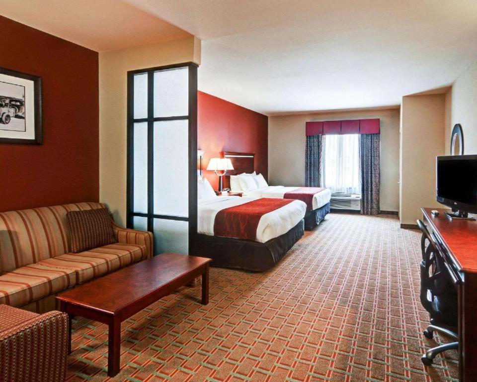 Queen Suite Two Queen Beds Accessible or Non-Smoking