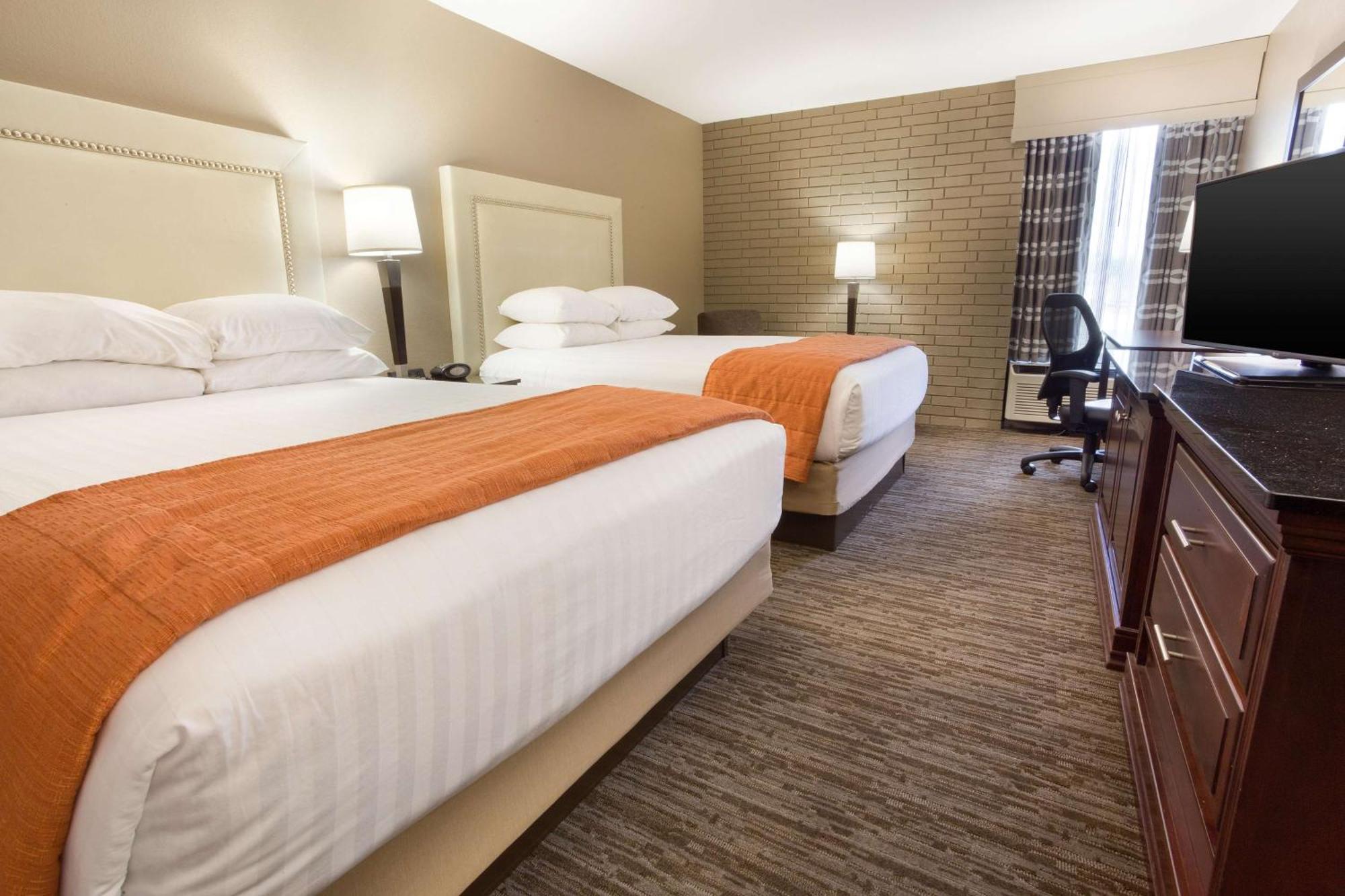 Deluxe Queen Room Two Queen Beds