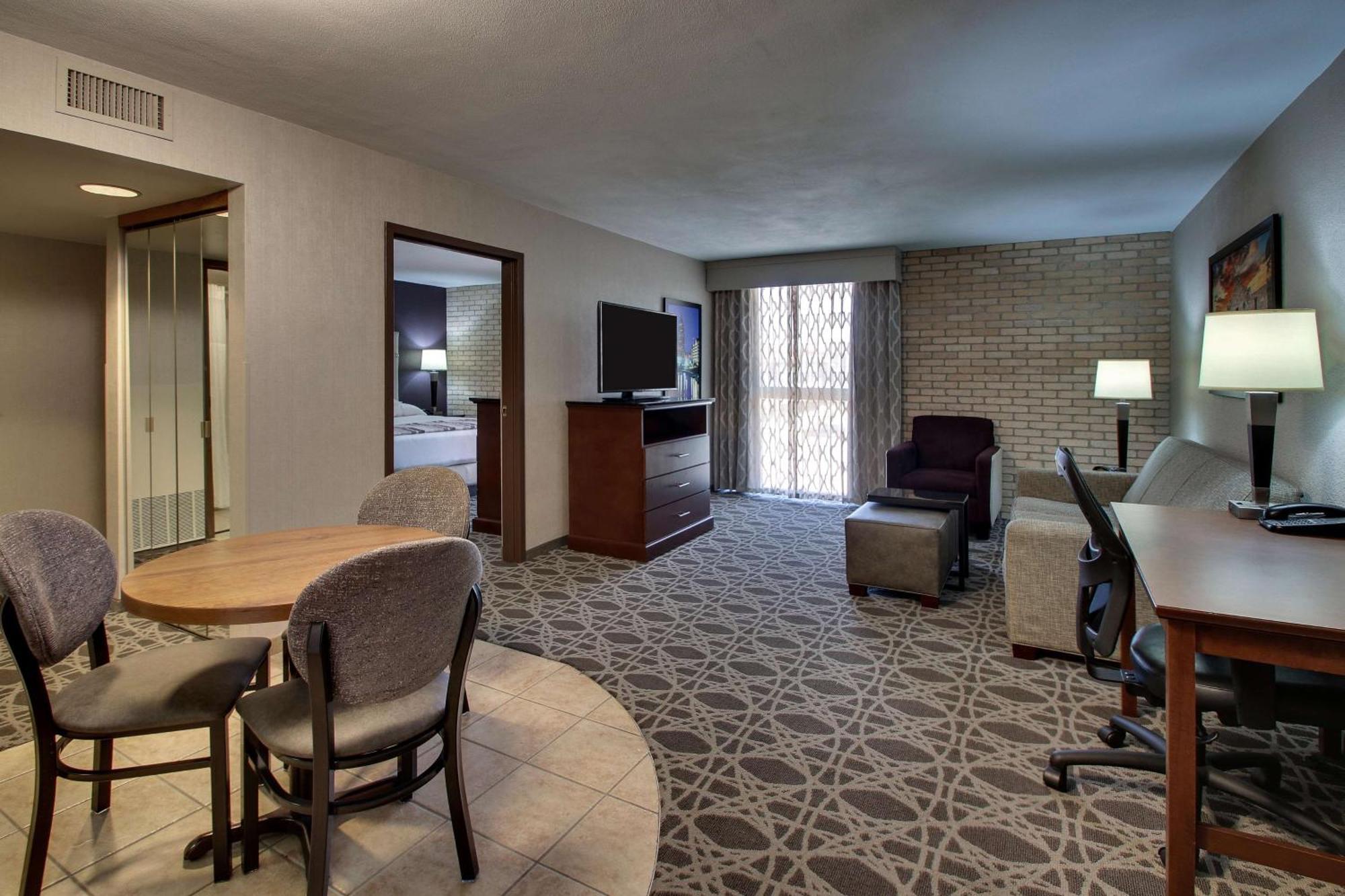 King Suite Kitchenette