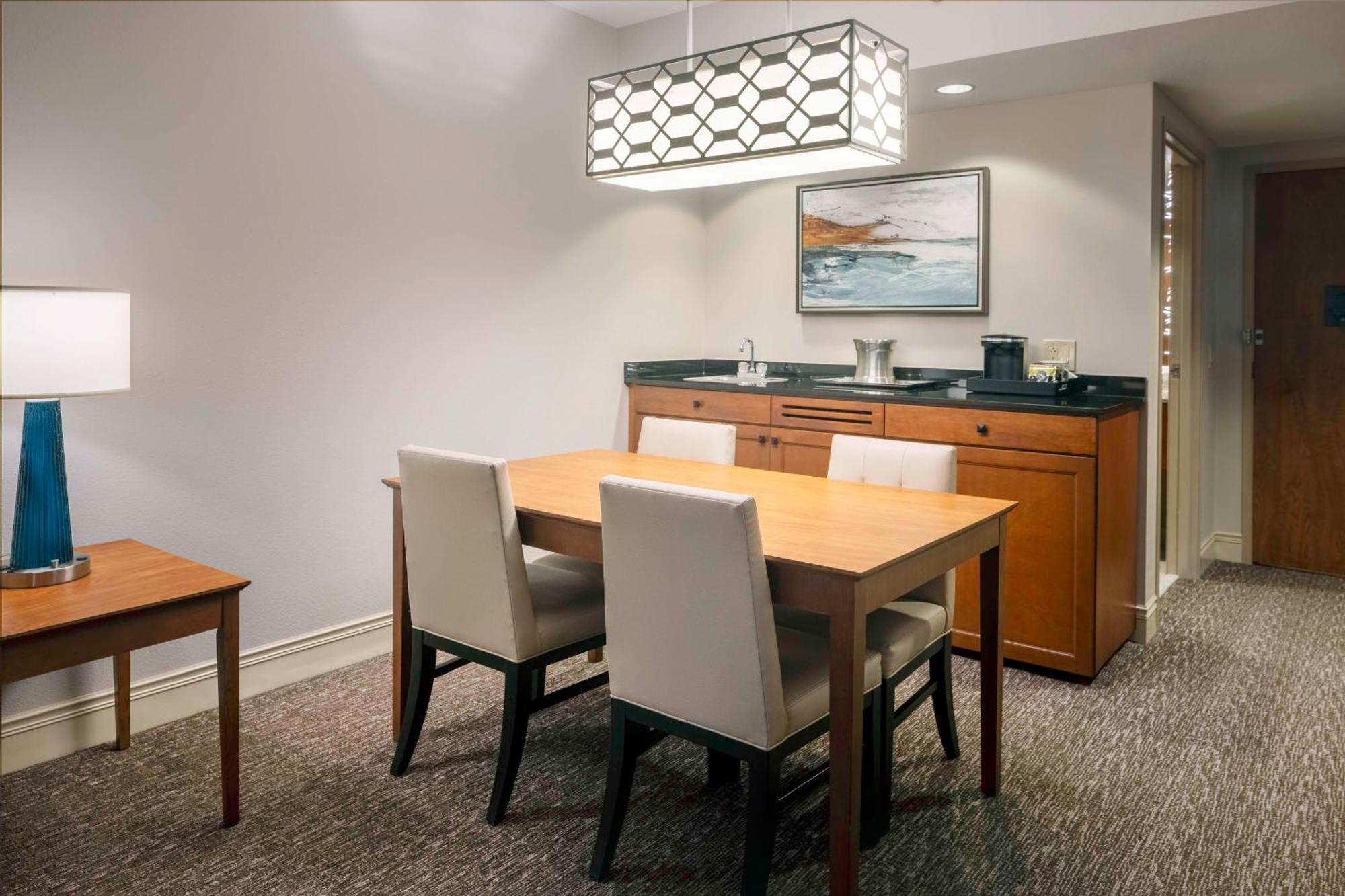 Junior King Suite Seating Area