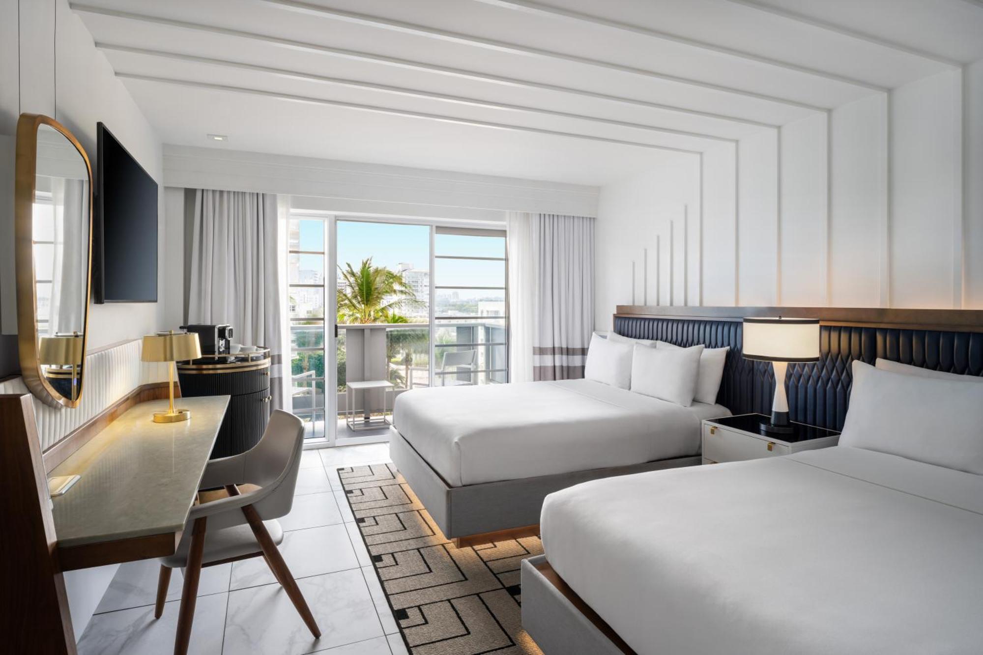 Queen Room 2 Queen Beds City View
