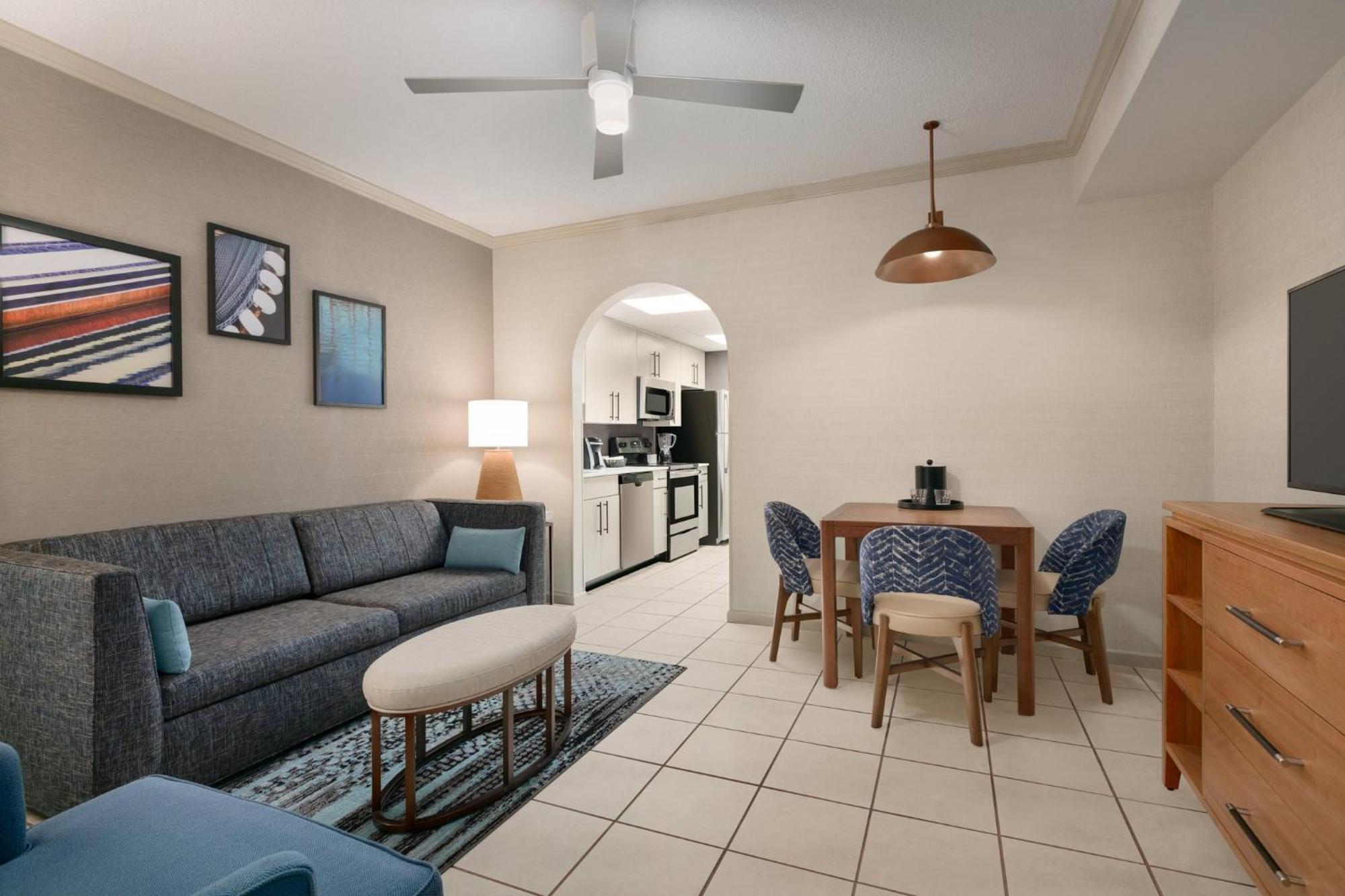 Queen Suite Ocean View Non-Smoking