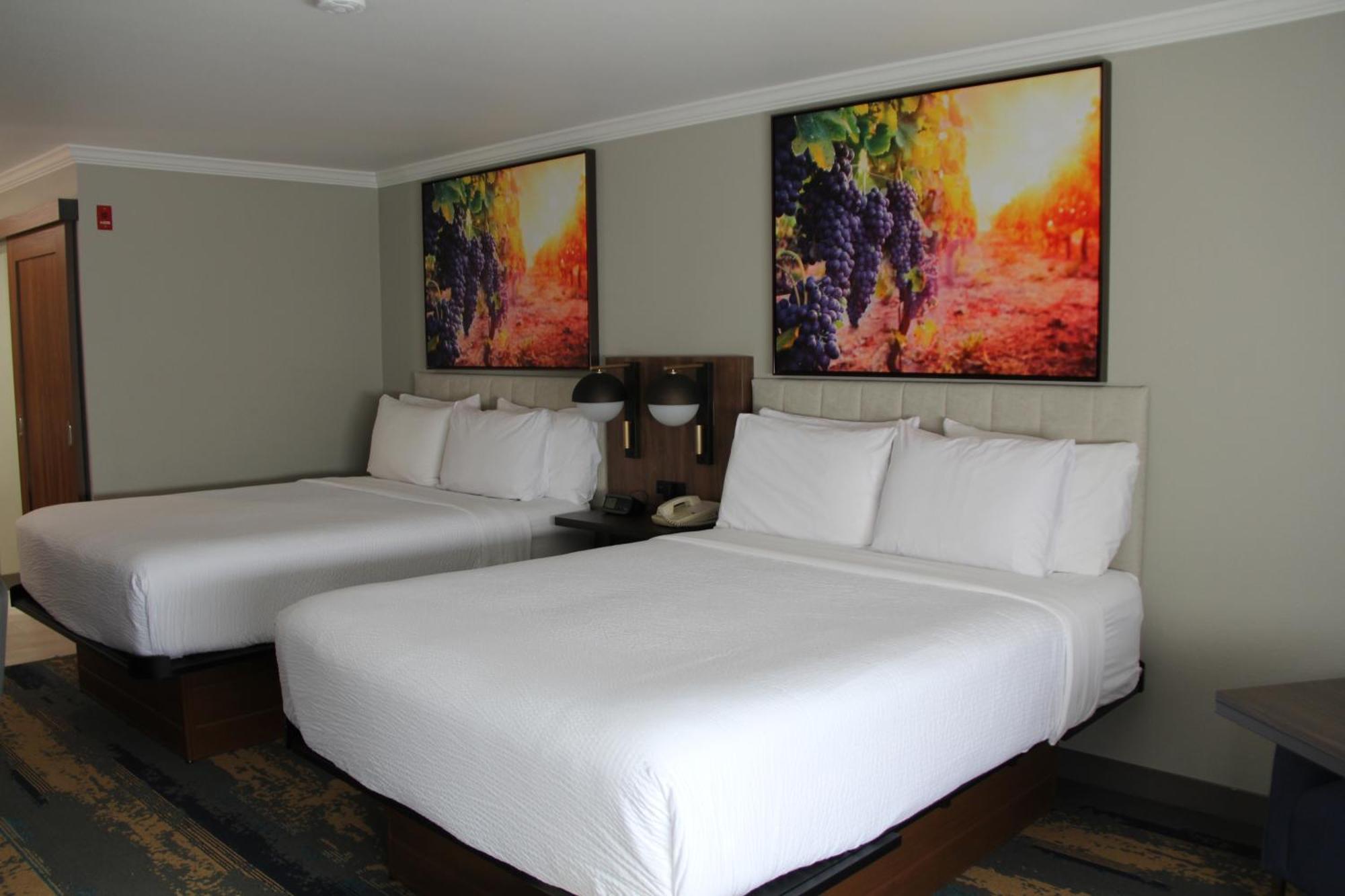 Queen Room Two Queen Beds Non-Smoking