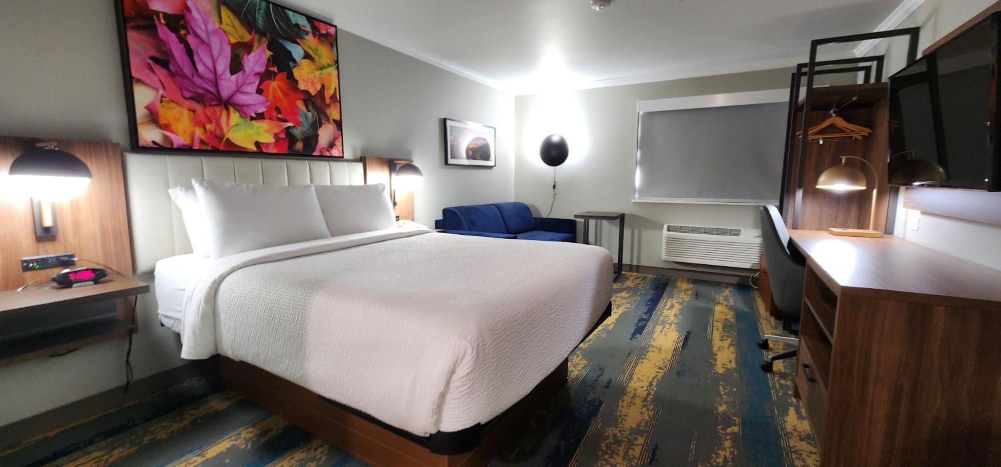 Deluxe Queen Room Sofa Bed Non-Smoking