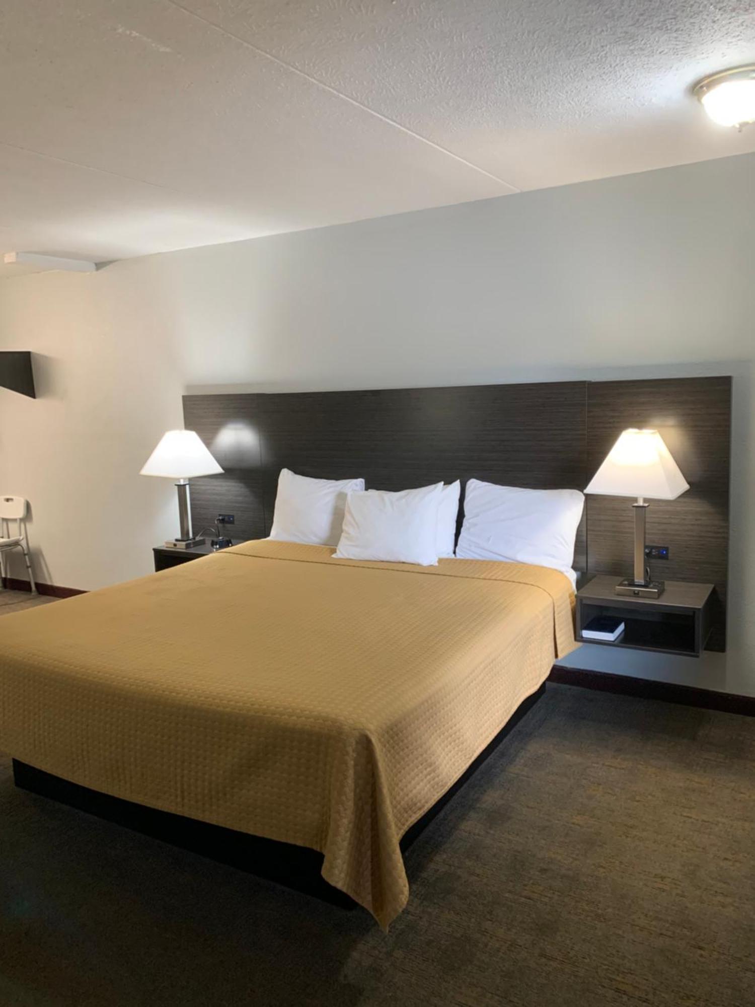 King Room Mobility Access or Non-Smoking