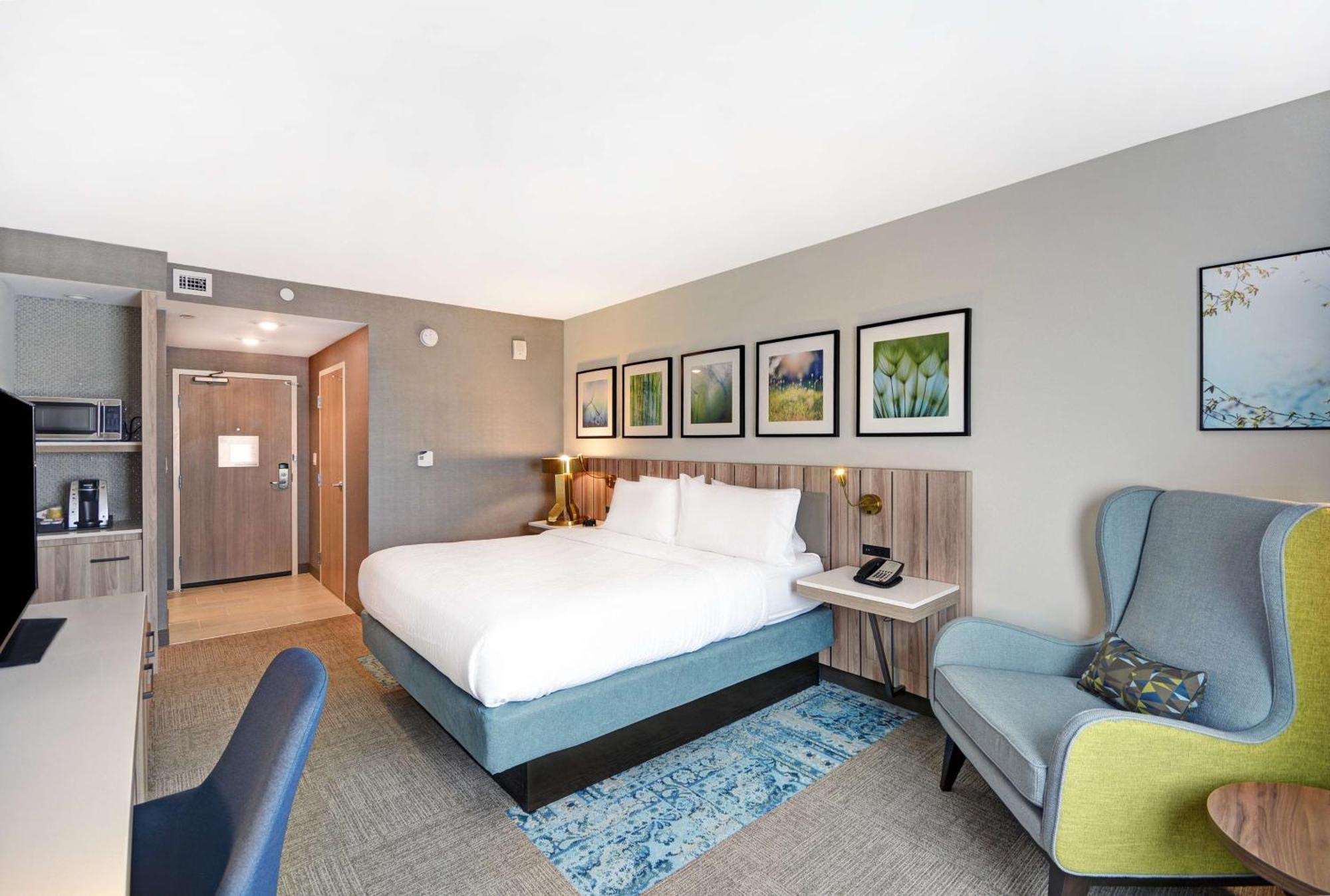 King Room Mobility or Hearing Accessible