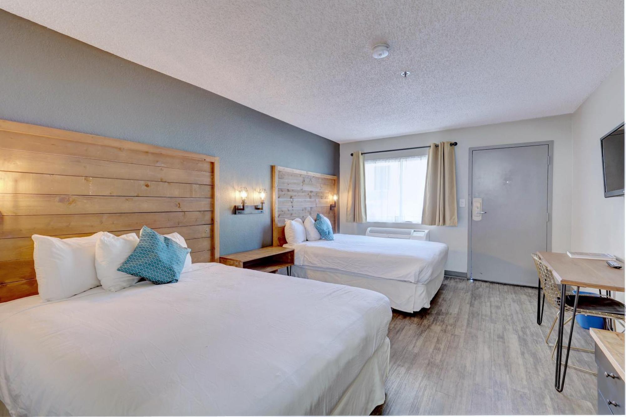 Queen Room Two Queen Beds