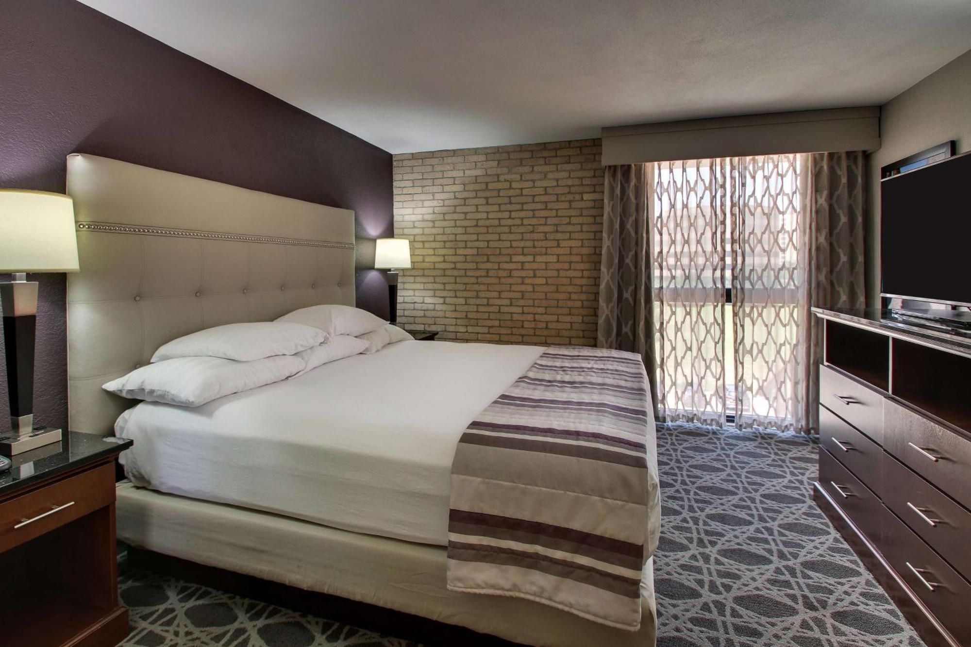 King Suite Kitchenette