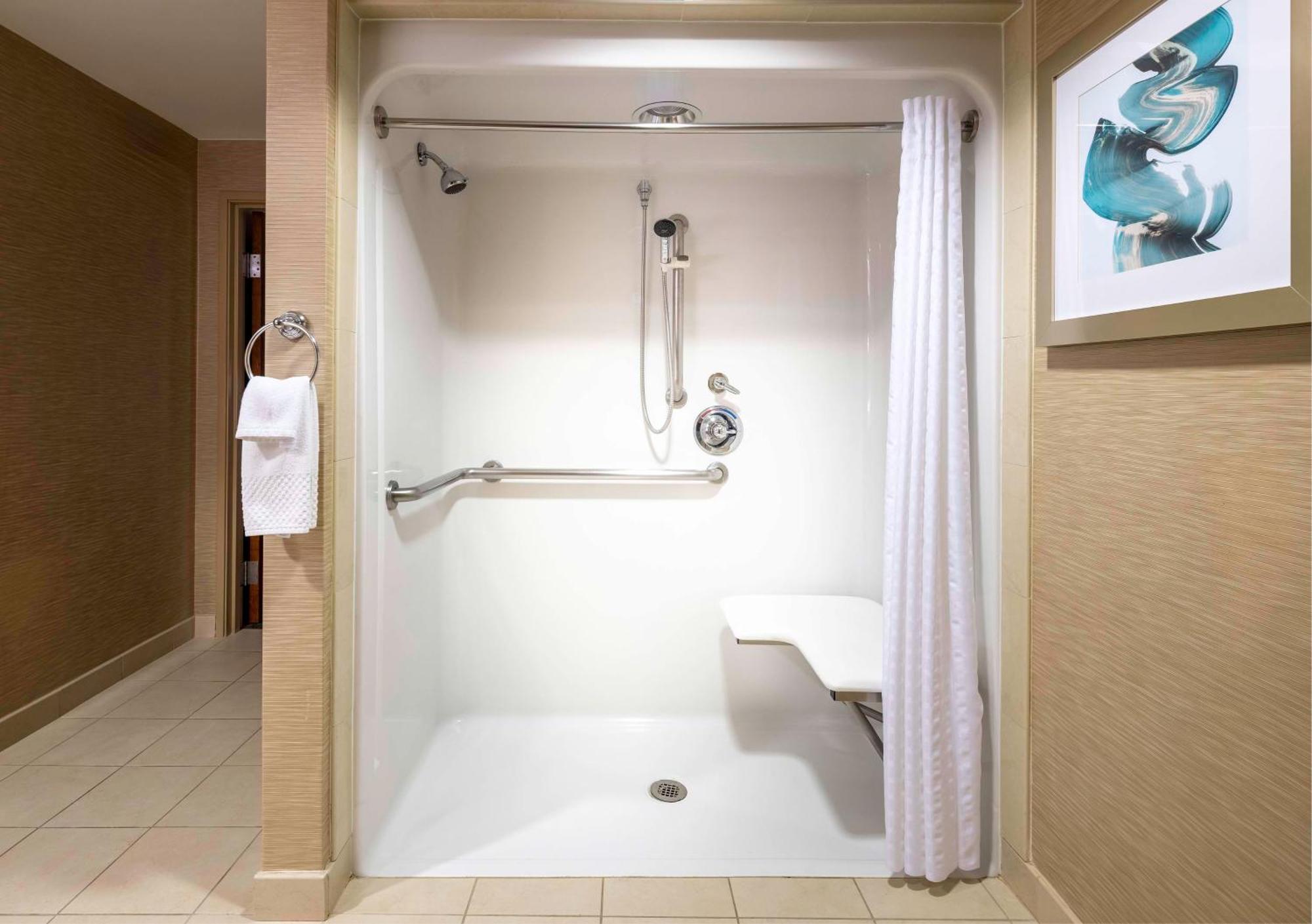 King Room Tub Mobility Hearing Access