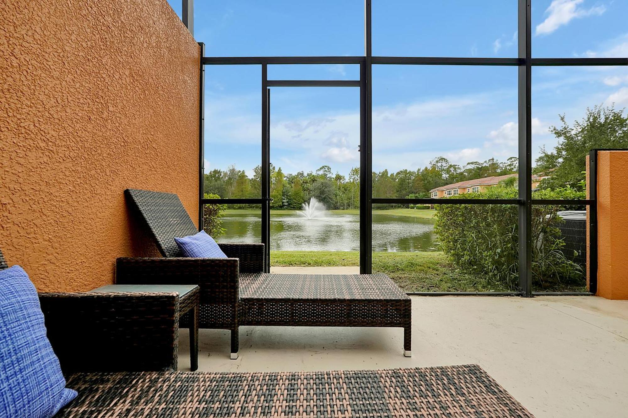Three-Bedroom Villa Lake View