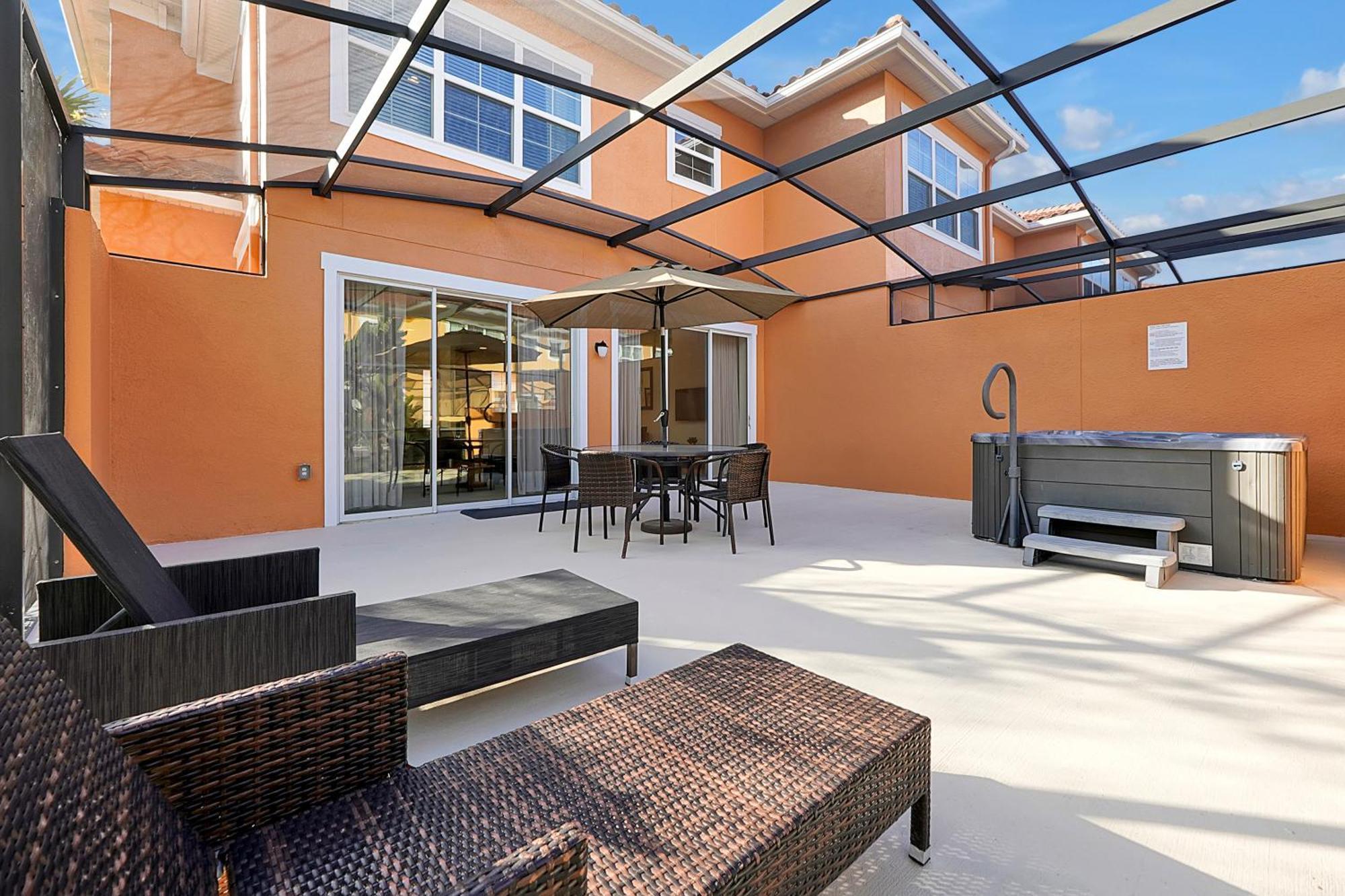 Three-Bedroom Villa Lake View