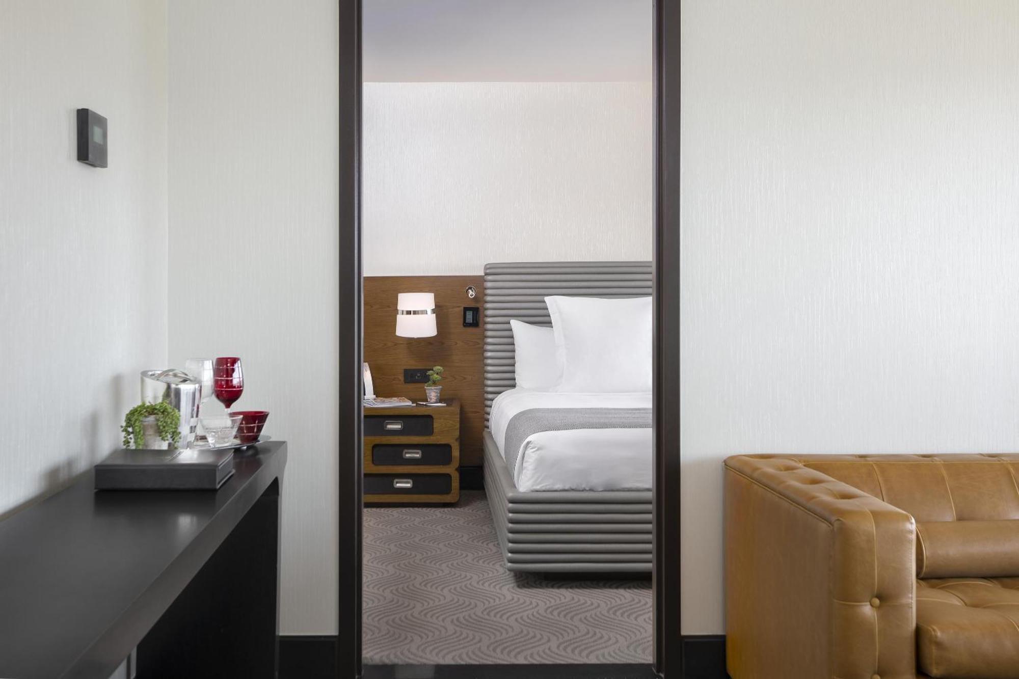 River View One Bedroom Suite w Balcony