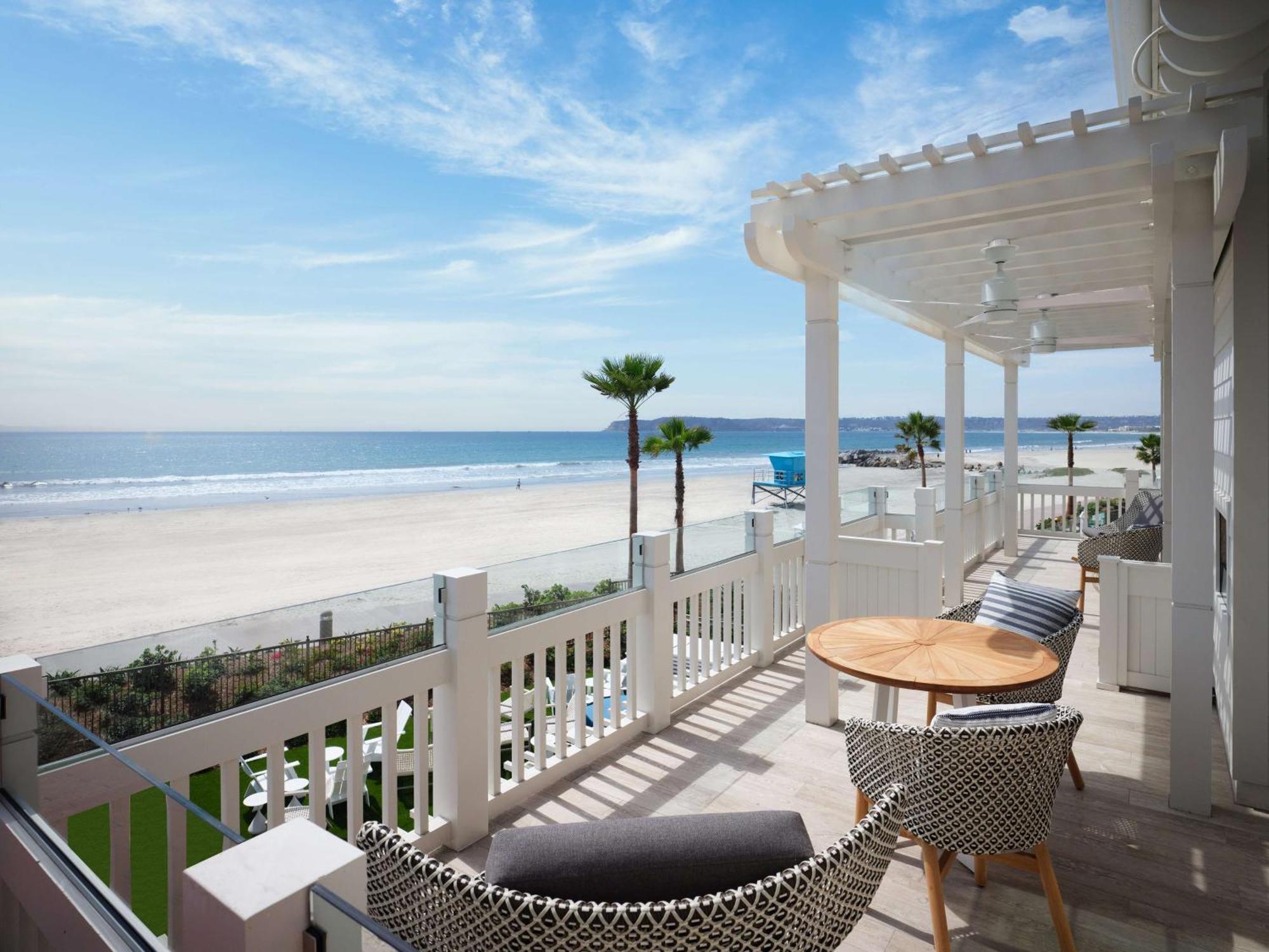 Oceanfront Room Two Queen Beds Hearing Accessible