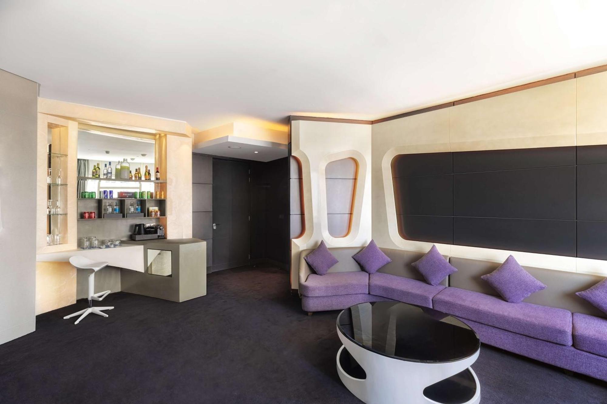 Apartament typu Suite V z okrągłym łóżkiem