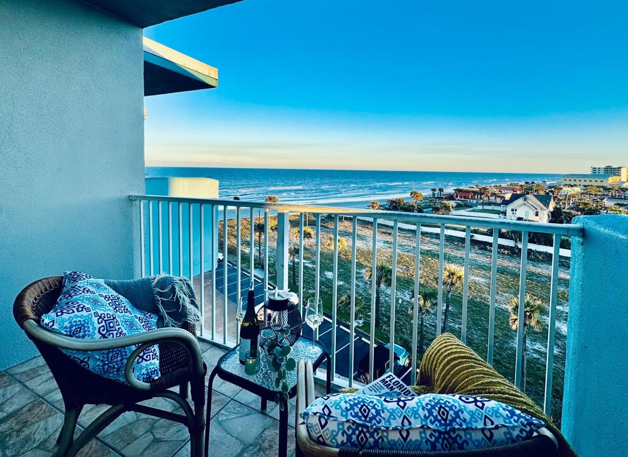 Studio Balcony