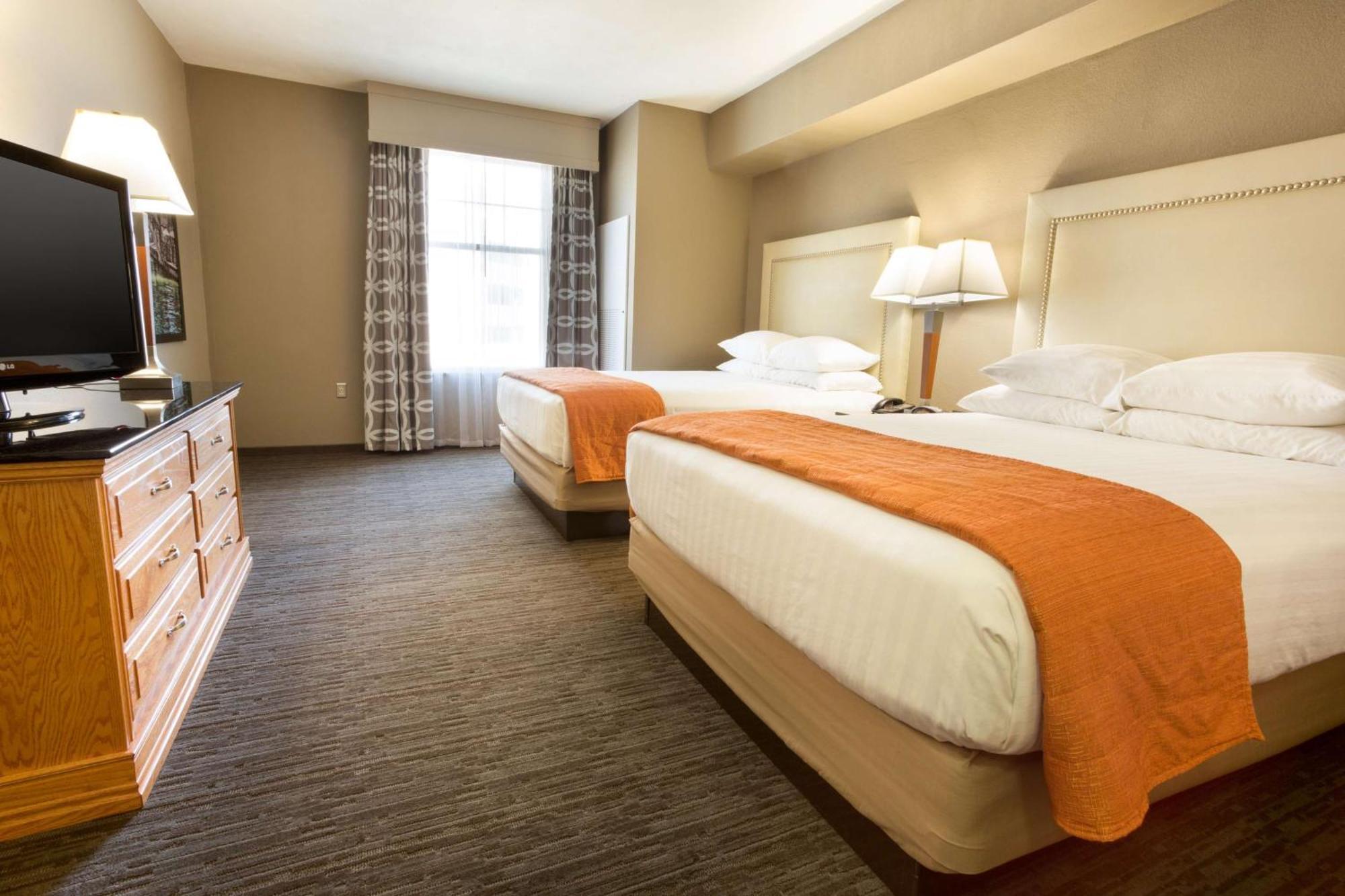 Queen Suite Two Queen Beds