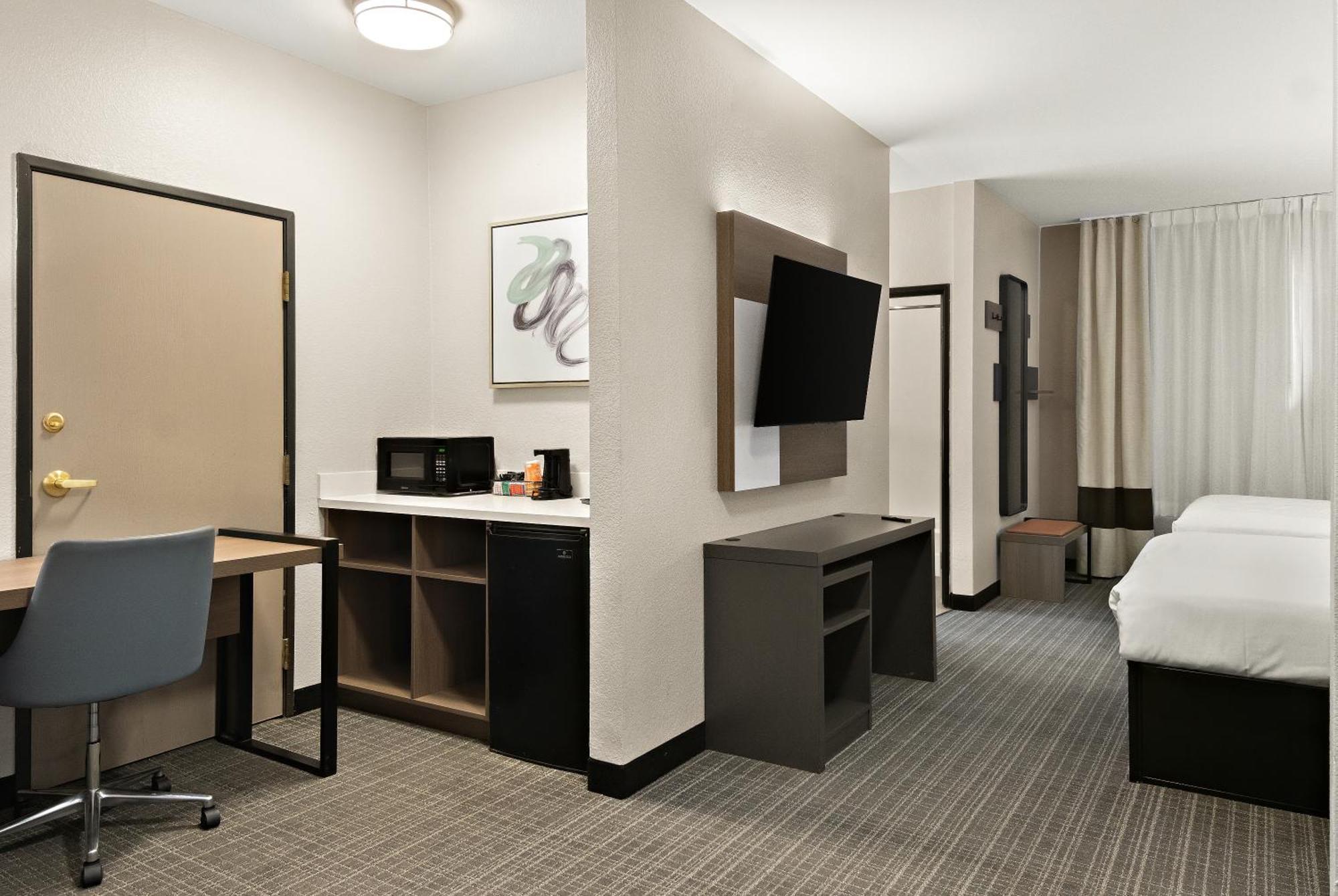 Queen Suite Two Queen Beds Accessible or Non-Smoking