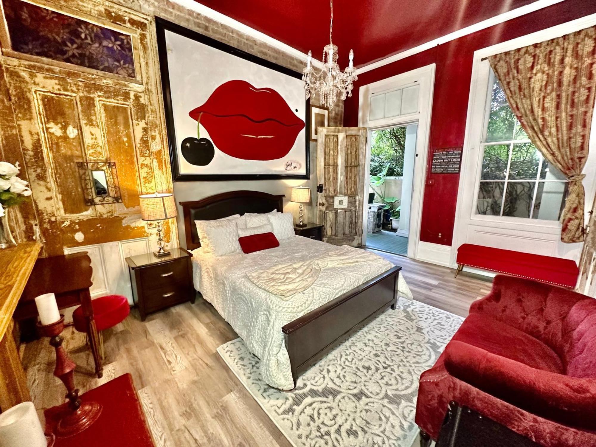 Deluxe Queen Room 5