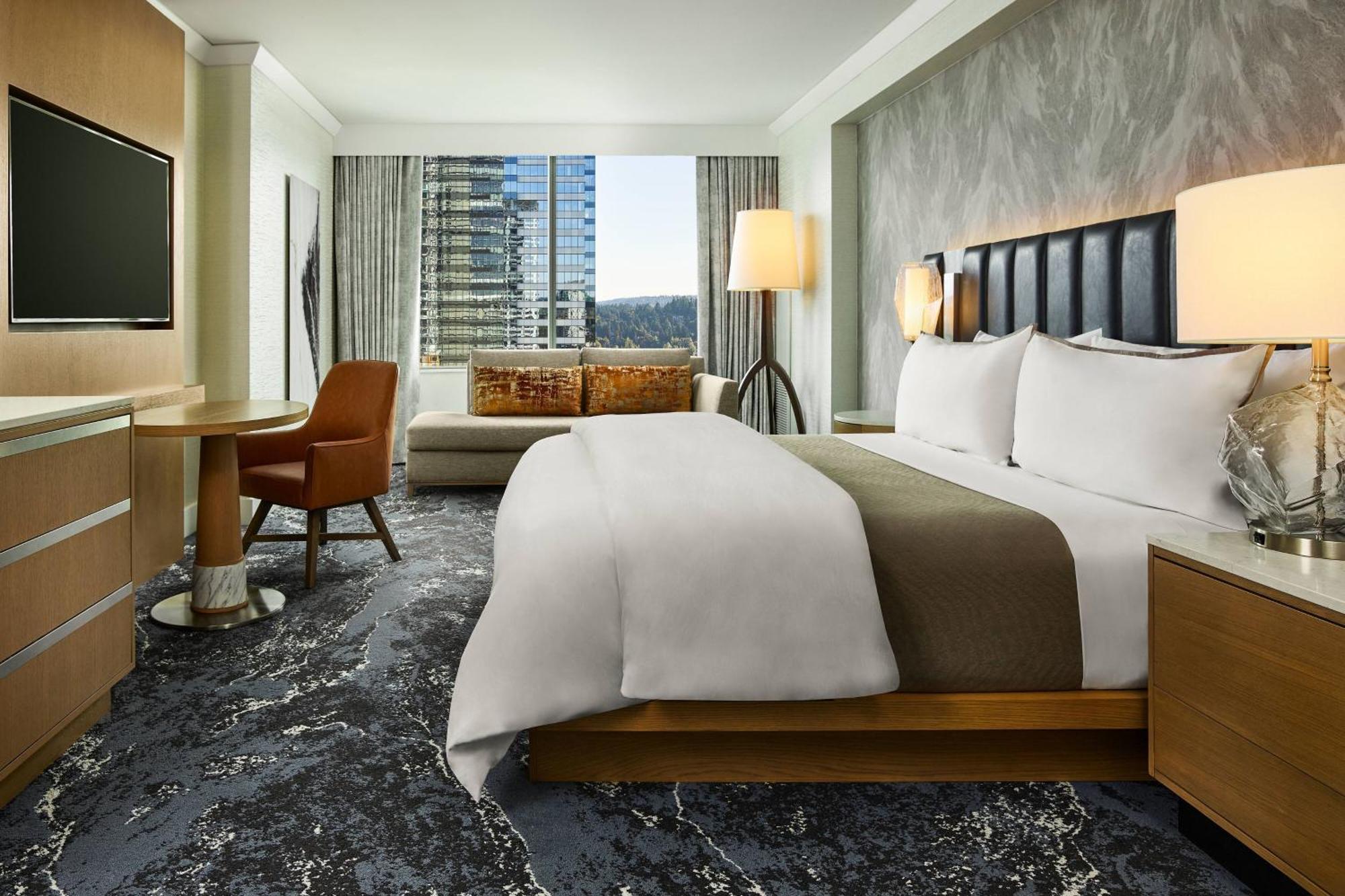 Deluxe View Guest room 1 King City view