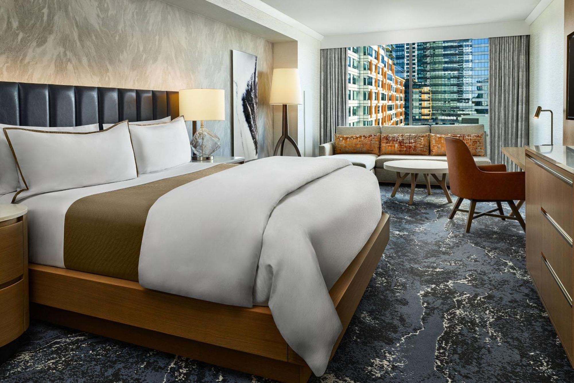 Deluxe View Guest room 1 King City view