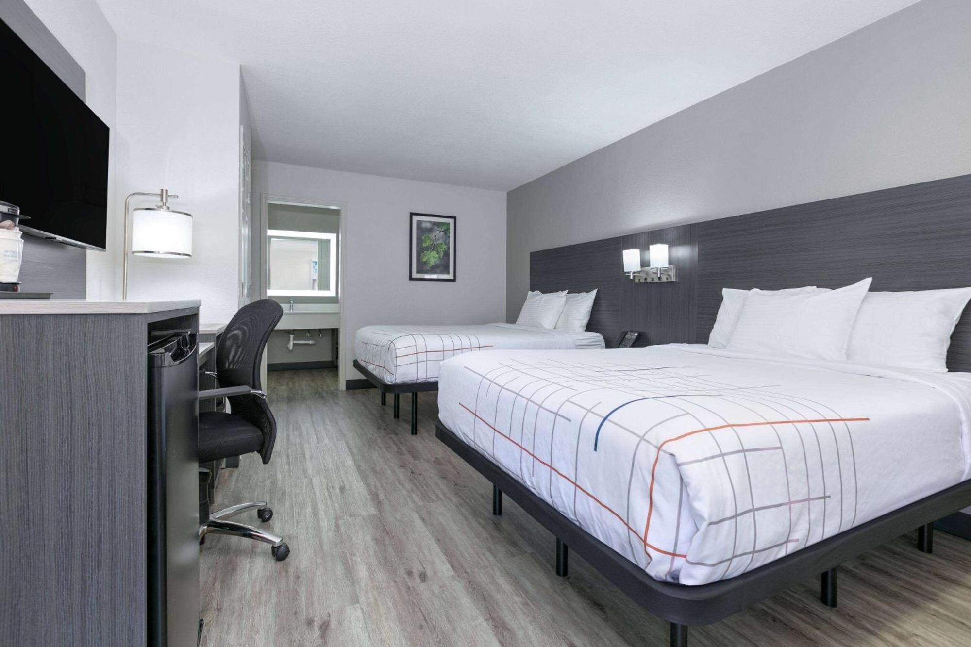 Double Room Two Double Beds Non-Smoking