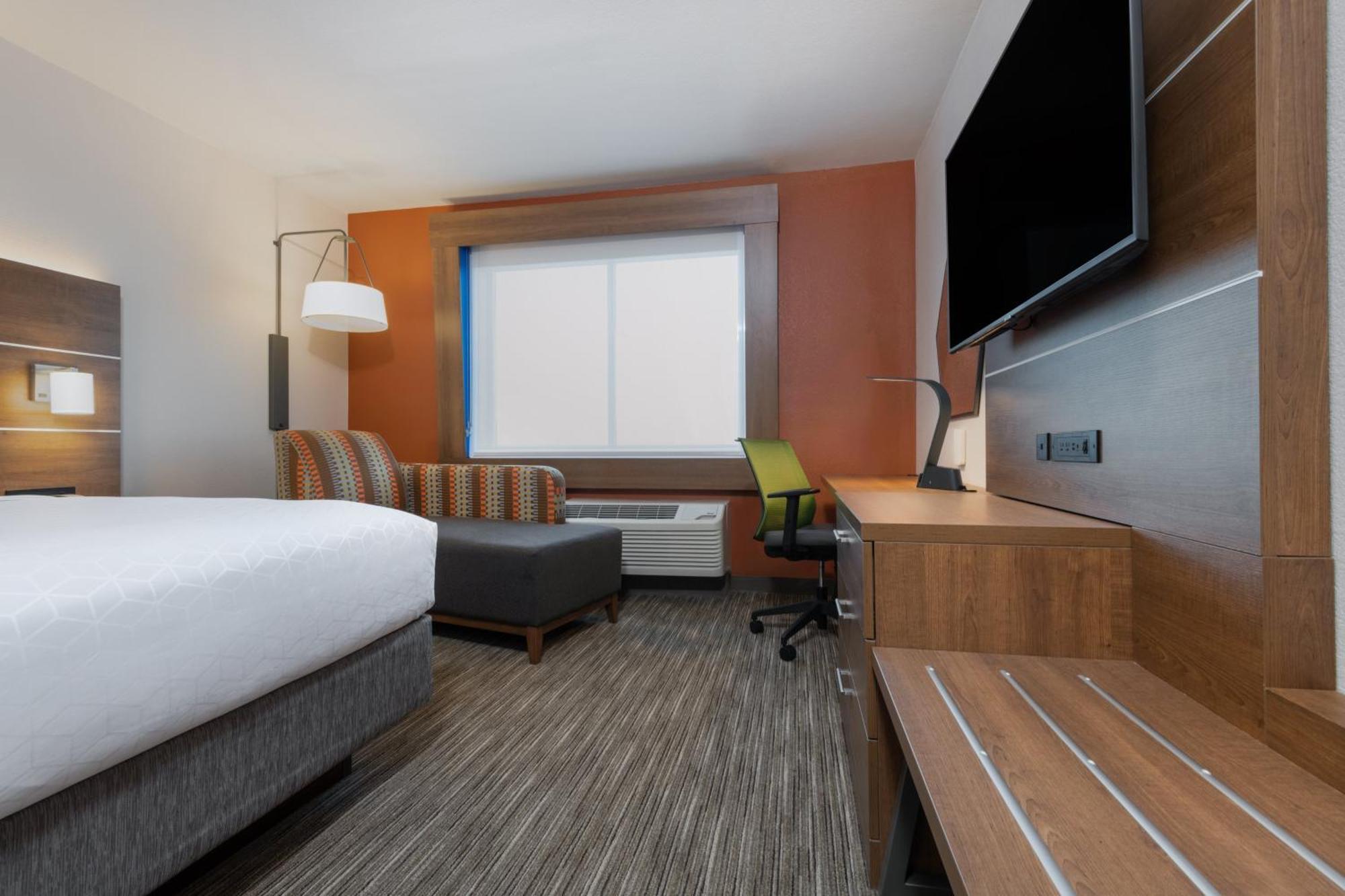 Standard King Room