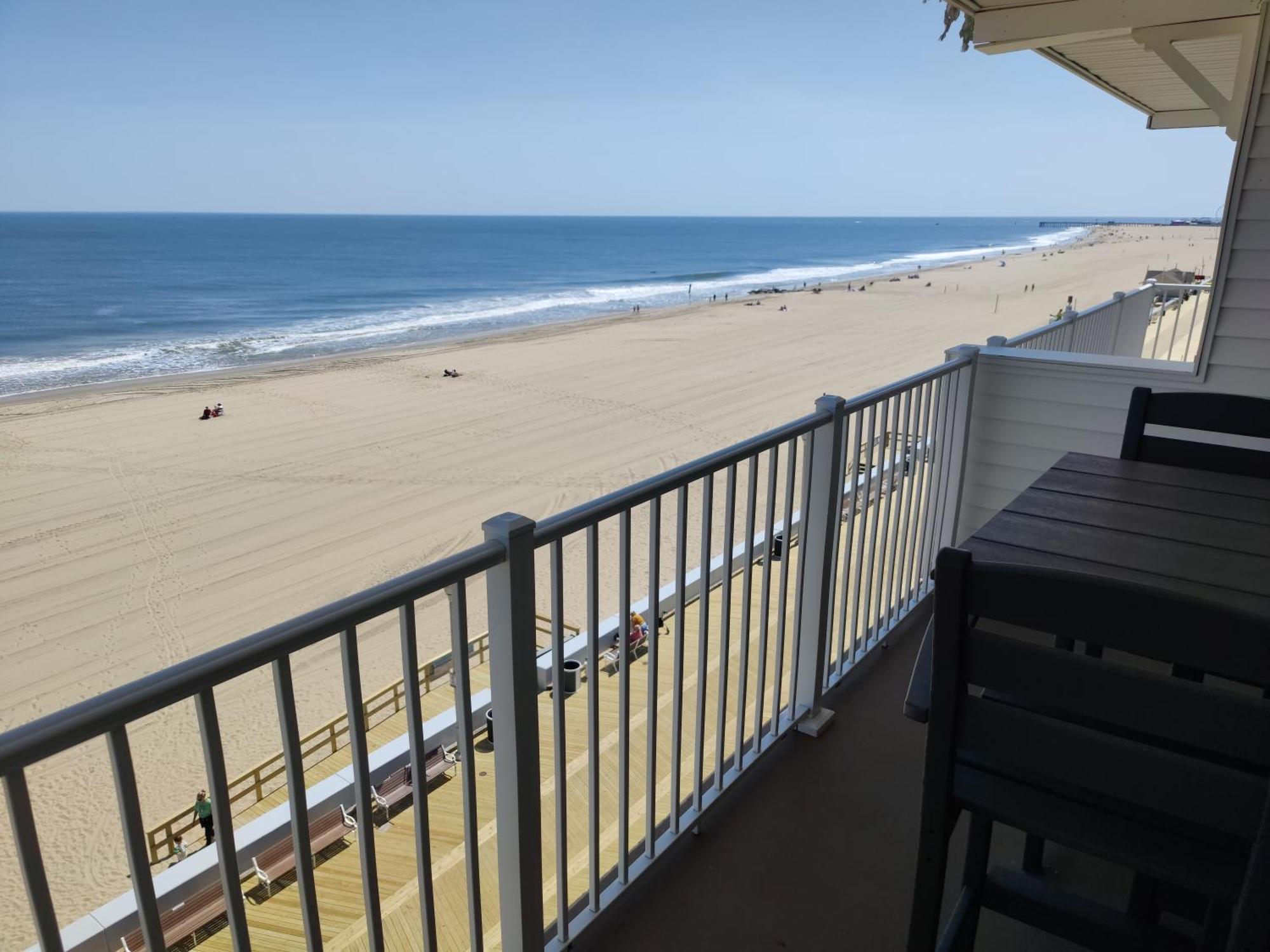 Ocean Front Room Balcony 2 Double Beds Kitchenette