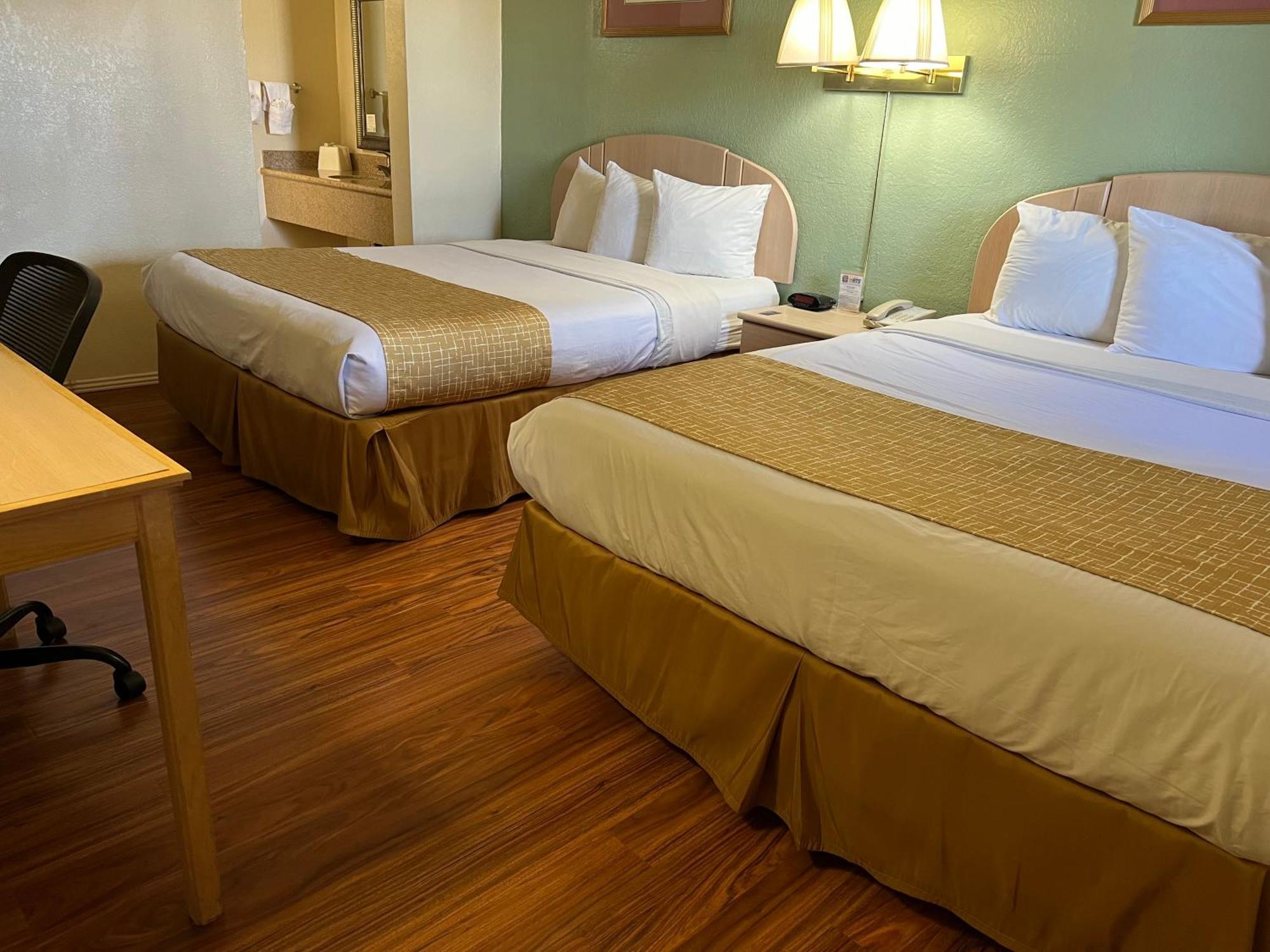 Queen Room Two Queen Beds Non-Smoking