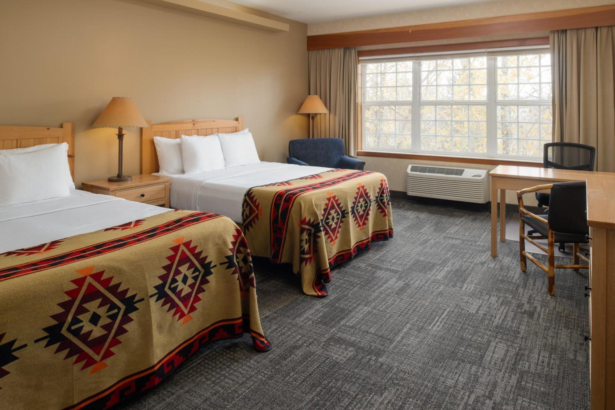 Deluxe Two Queen Guestroom