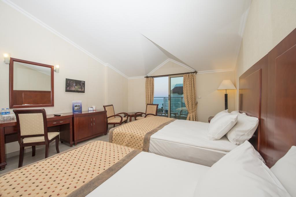 Standard Room Side Seaview