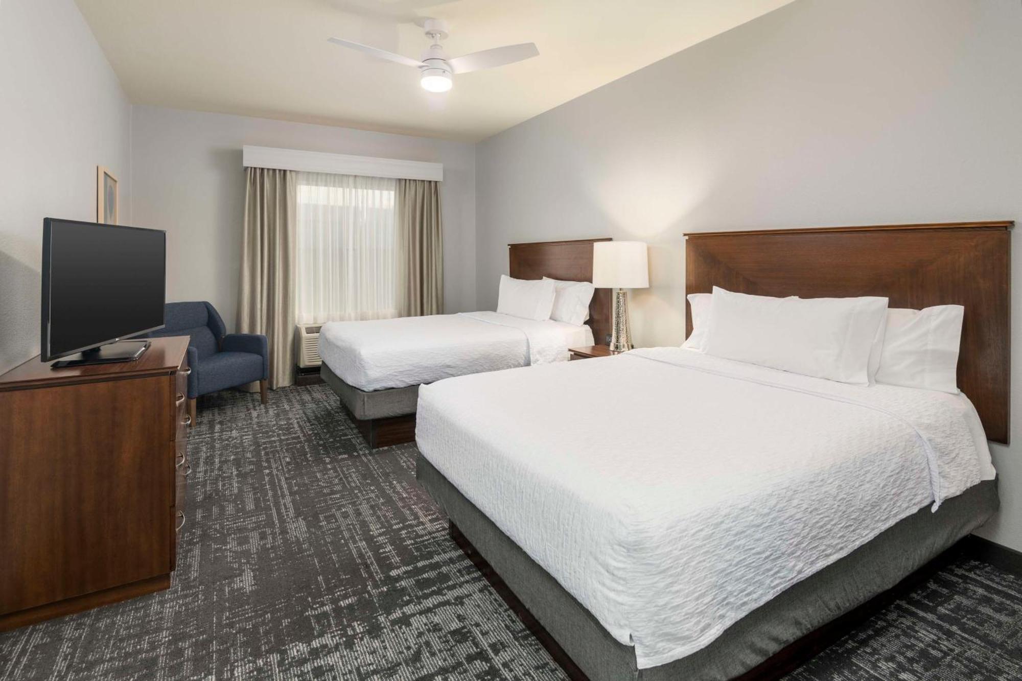 Two Bedroom Suite One King Two Queen Beds Non-Smoking