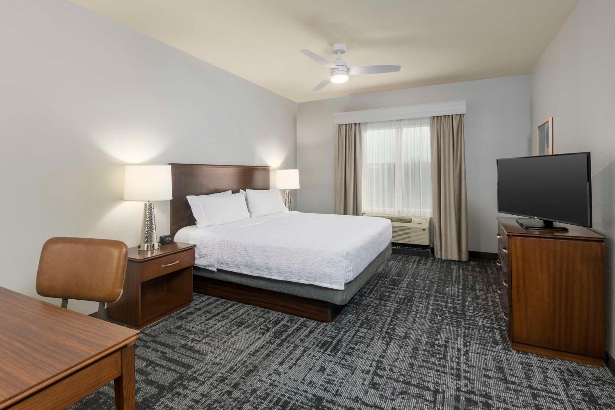Two Bedroom Suite One King Two Queen Beds Non-Smoking