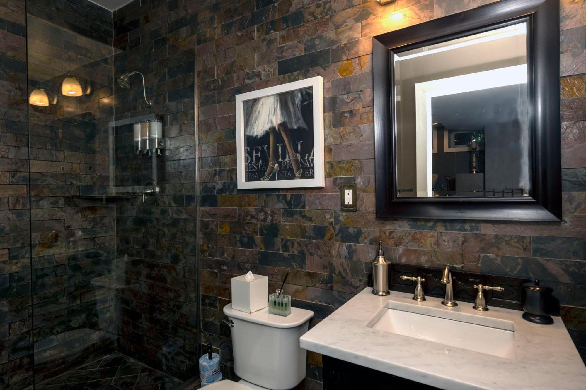Queen Suite