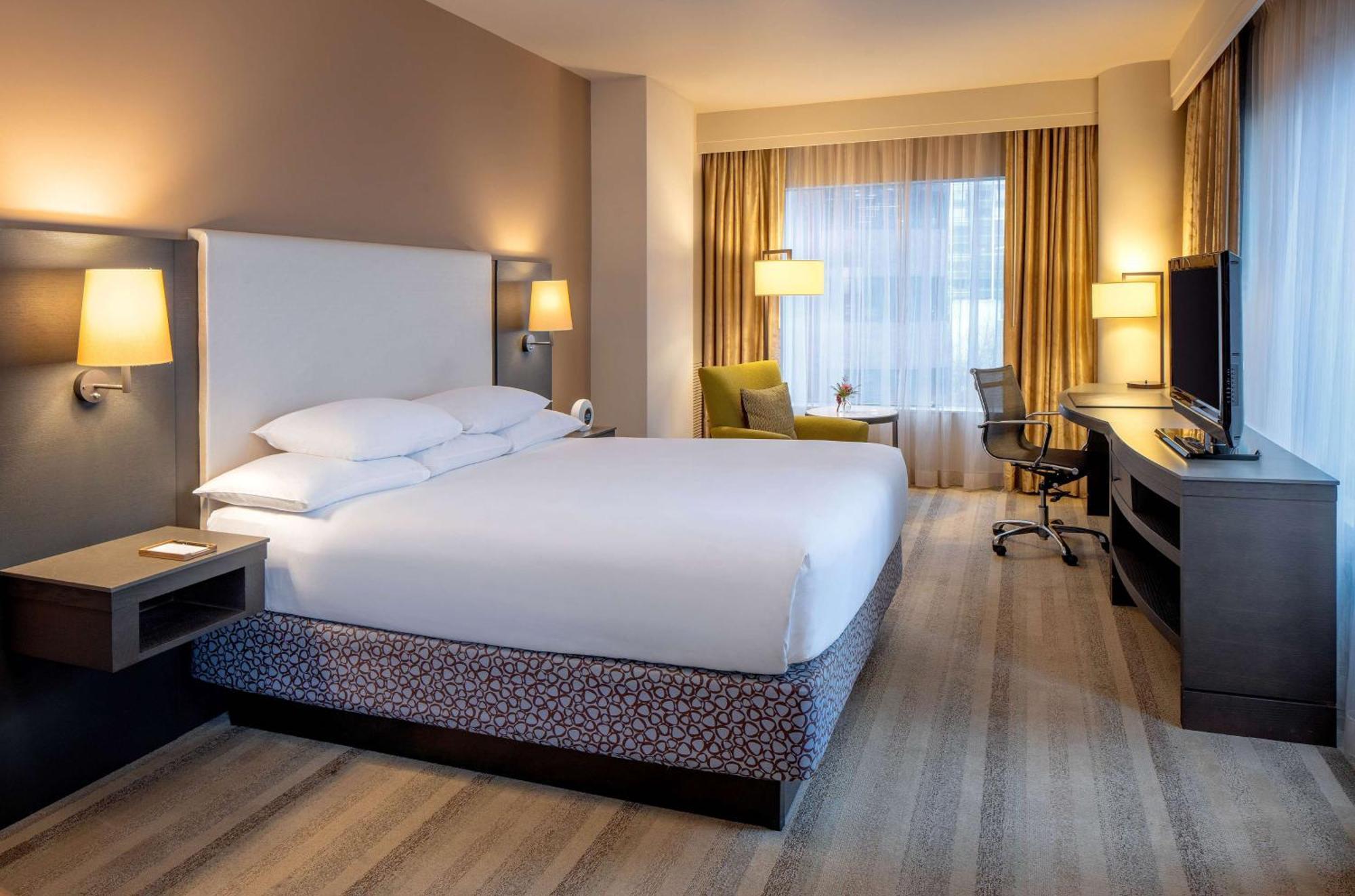 Corner King Room