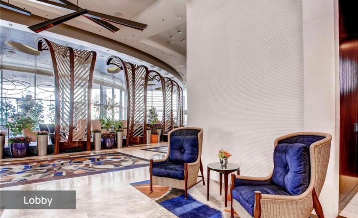 King Suite Pool View