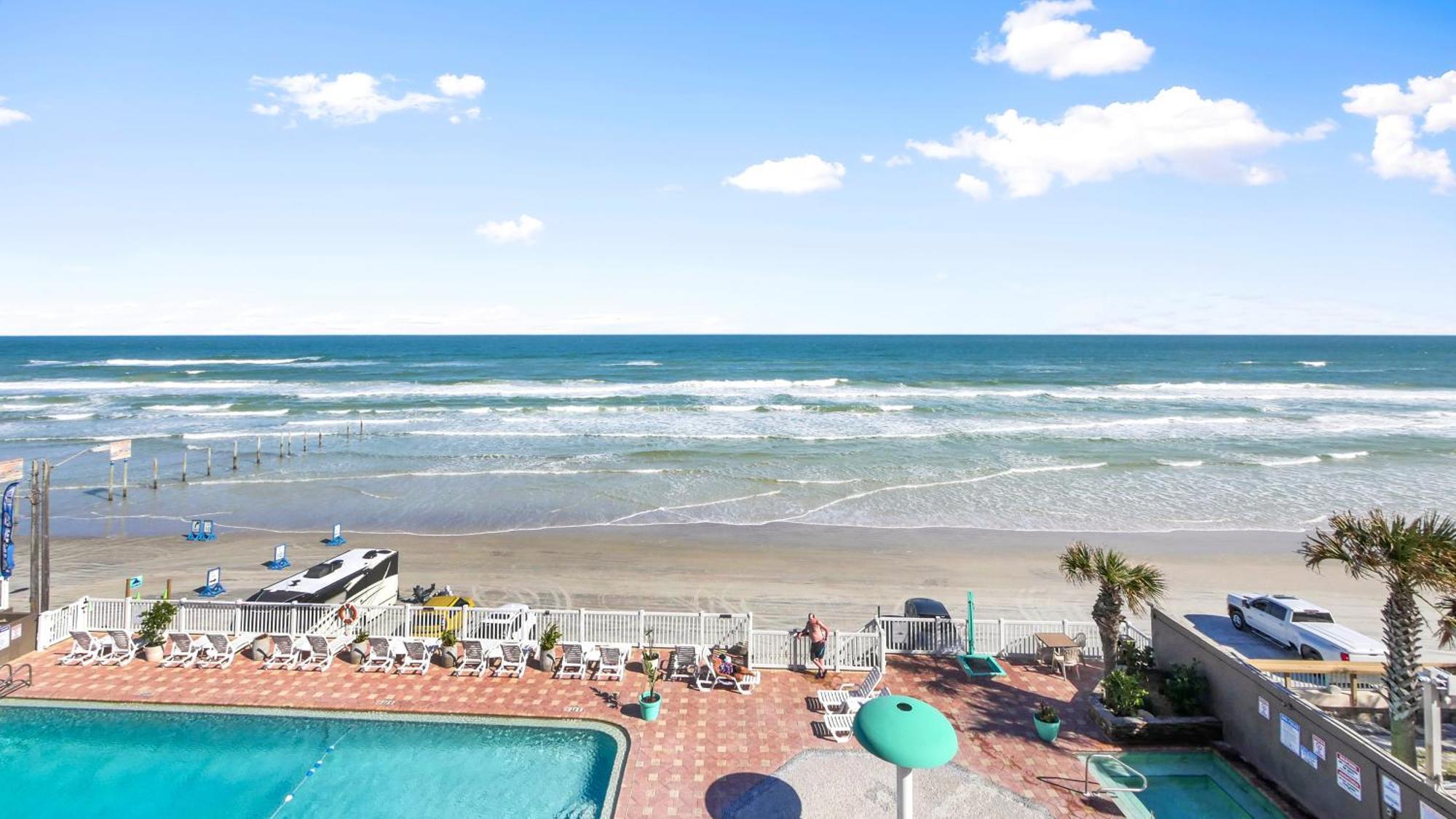King Room Oceanfront Balcony