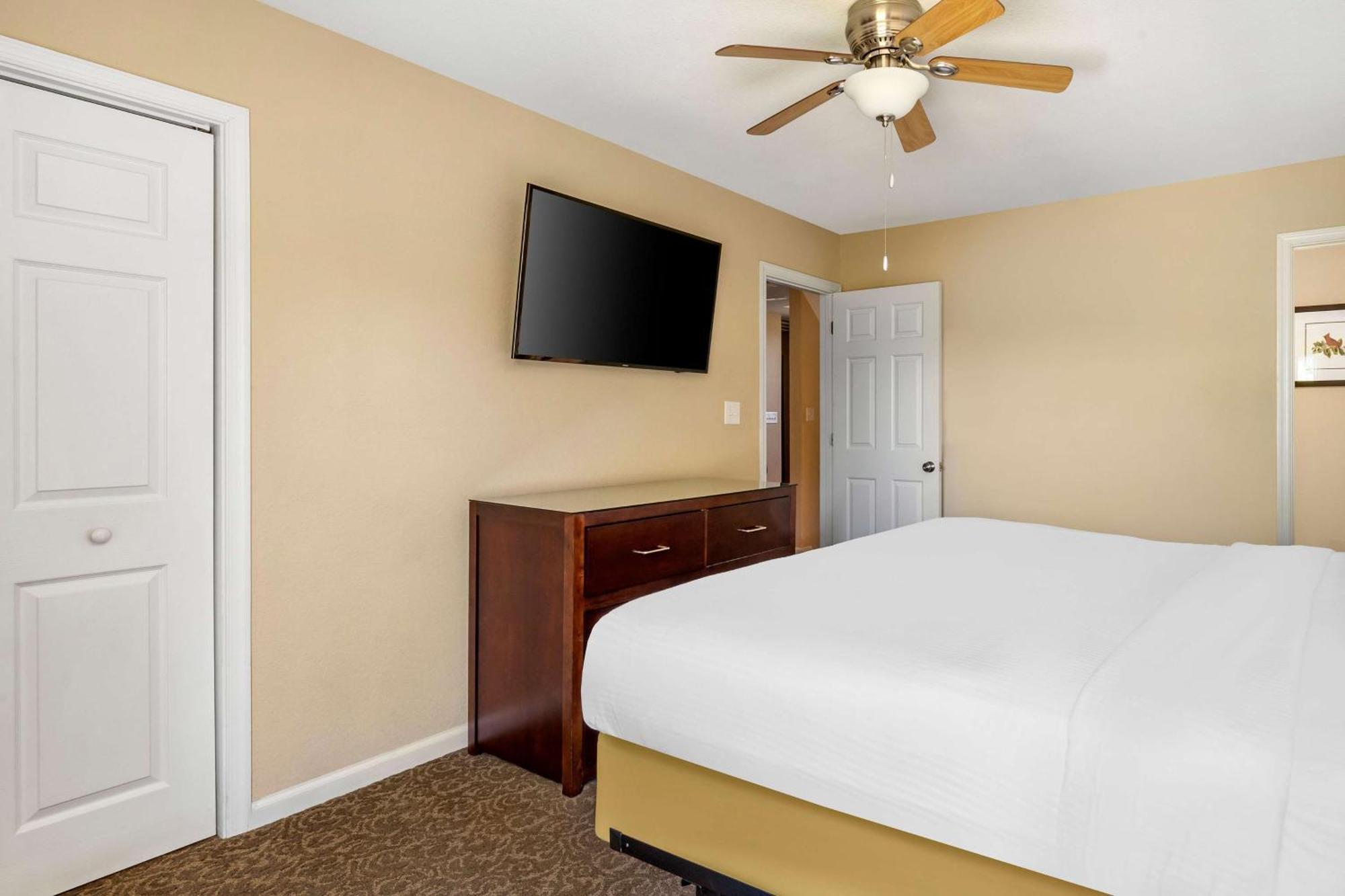 One Bedroom King Suite Sofabed