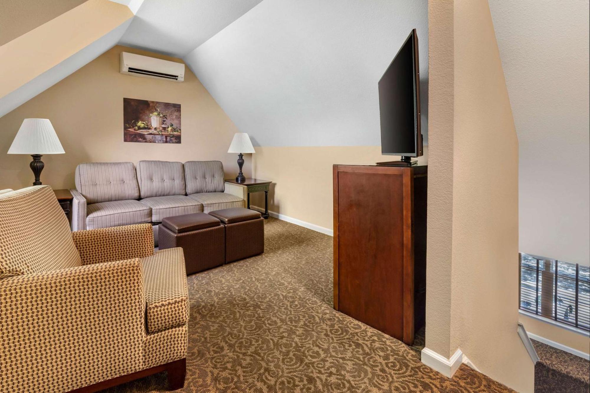 One Bedroom King Suite Sofabed