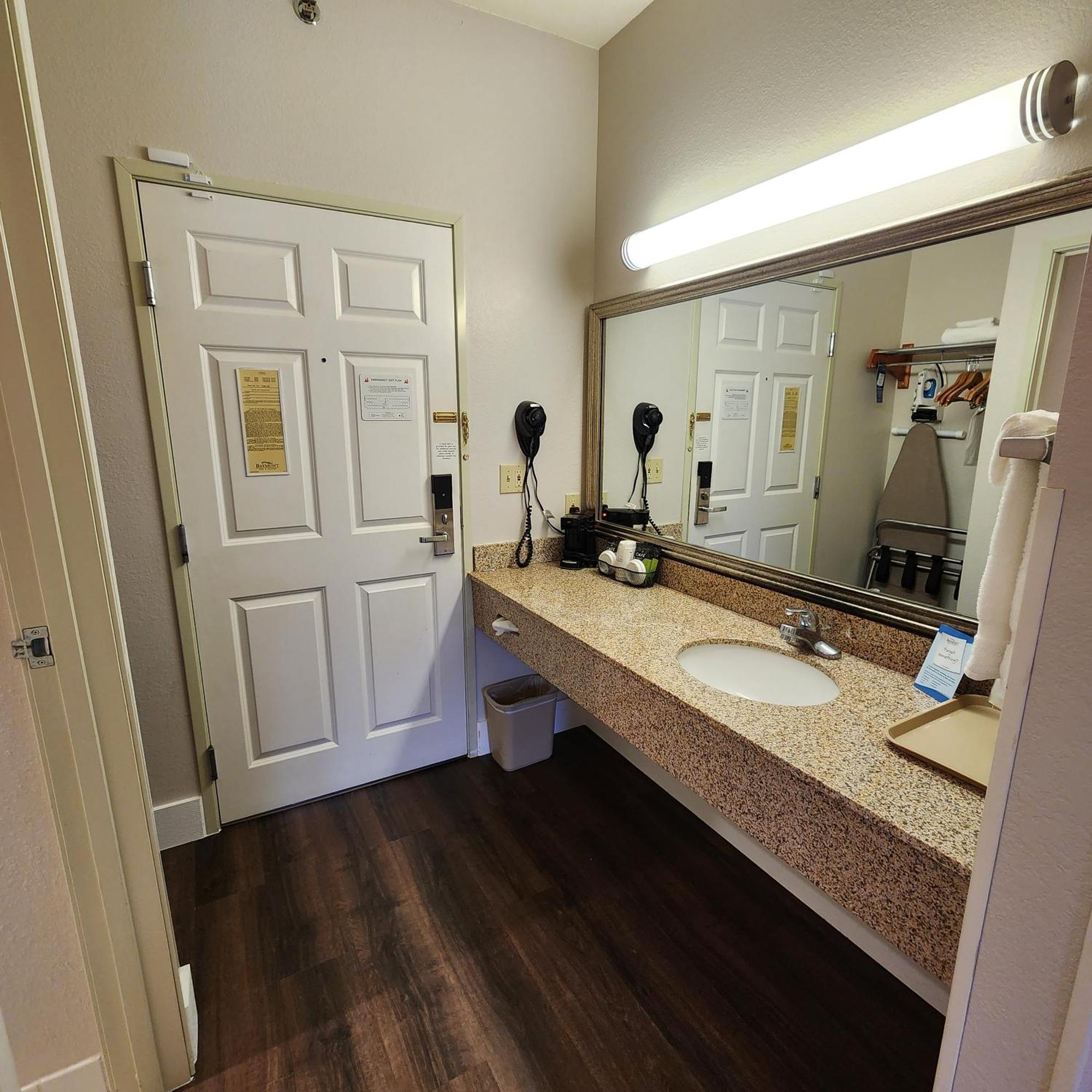 King Suite Non-Smoking