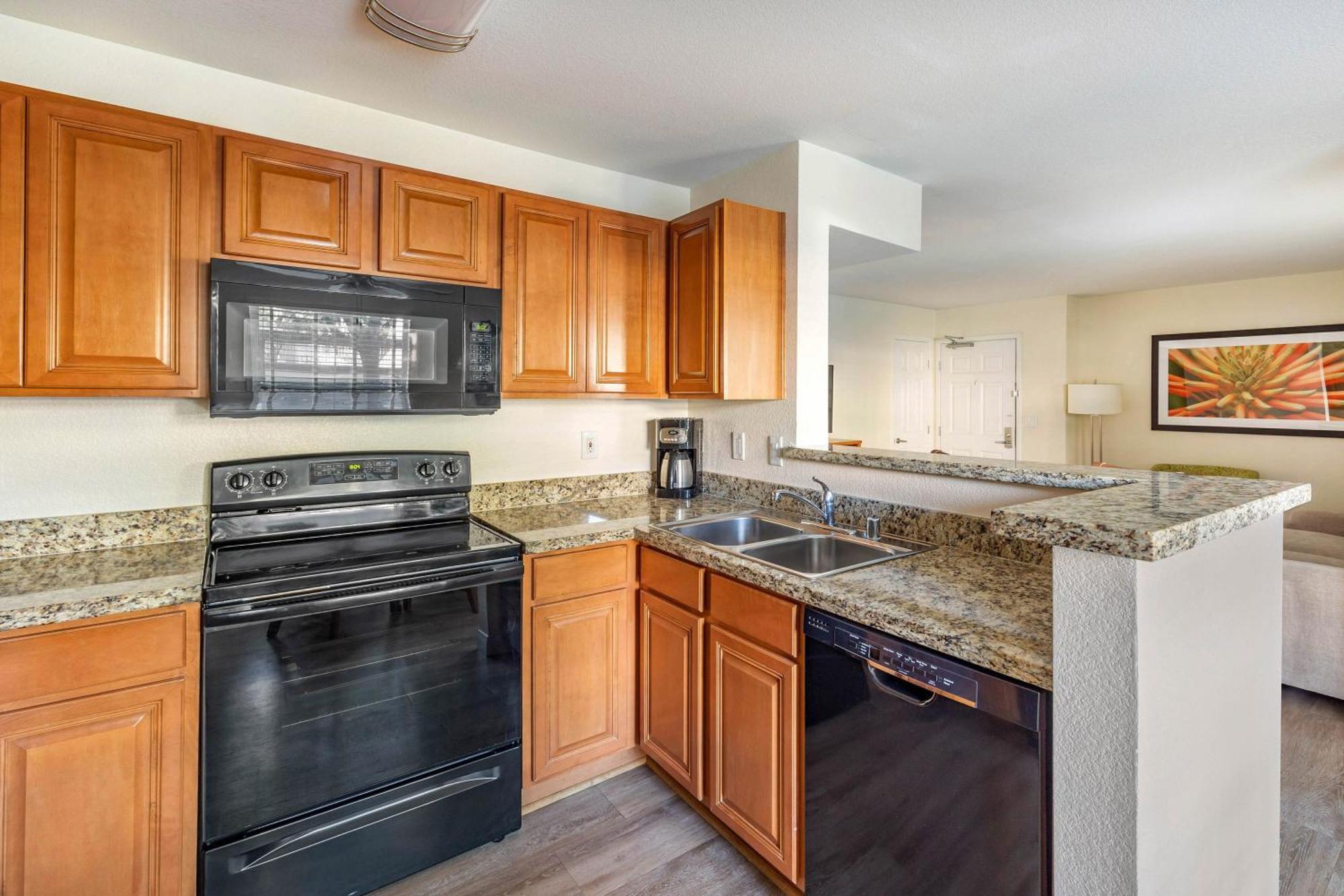 1 BEDROOM 1 KING SUITE ACCESSIBLE TUB